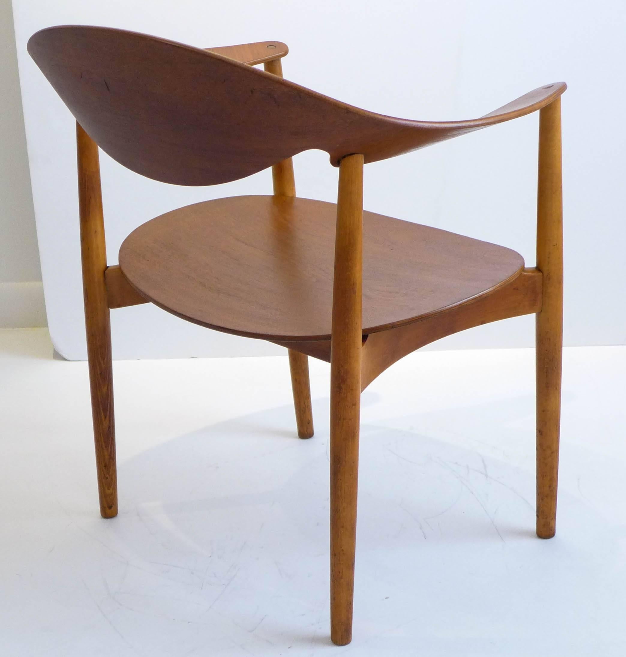 Metropolitan Chair by Madsen and Larsen (Skandinavische Moderne)