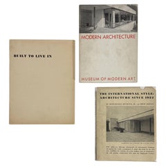 Trois documents originaux issus de l'exposition sur l'architecture moderne du MoMA, 1931-1932