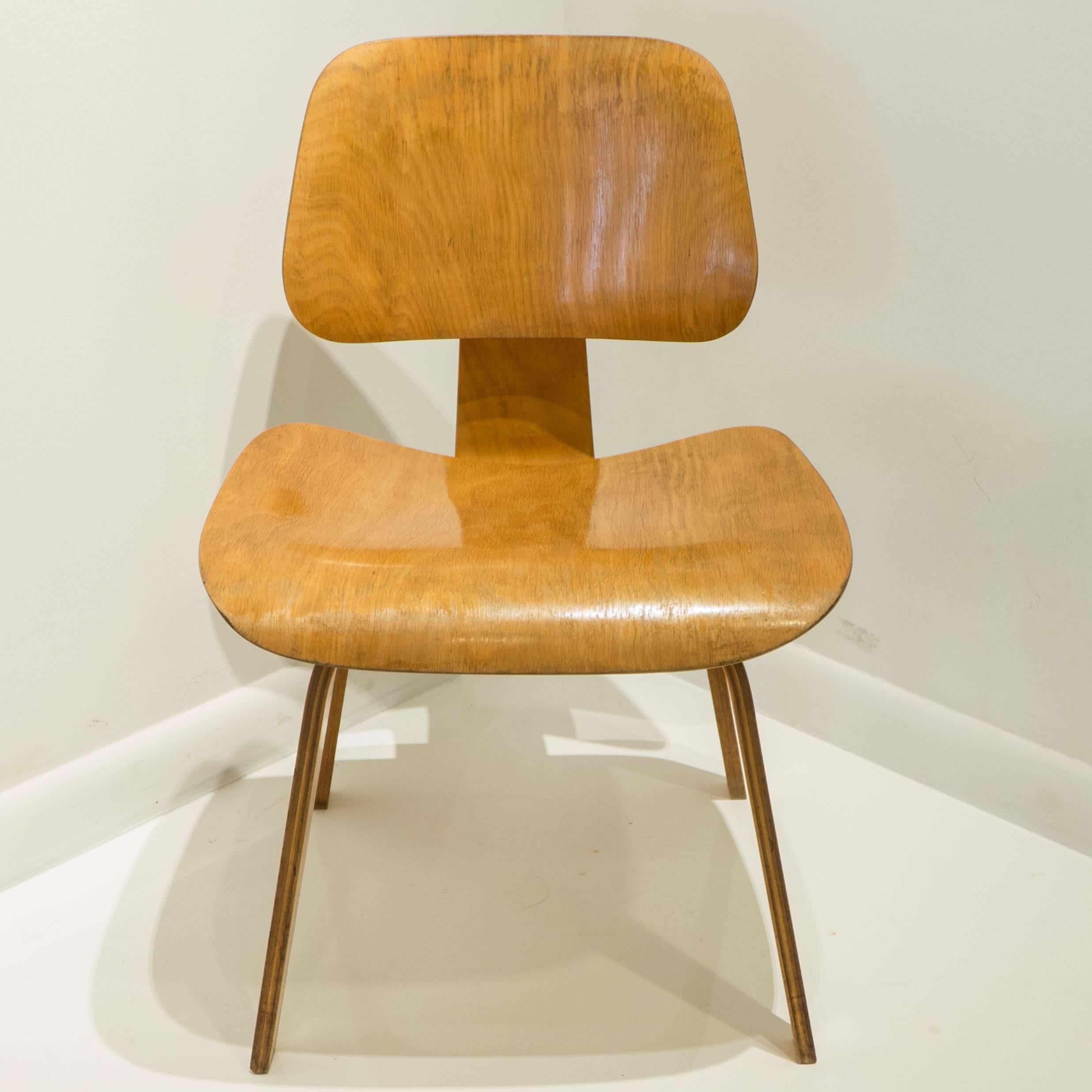 Mid-Century Modern Early Eames DCW for Evans Products