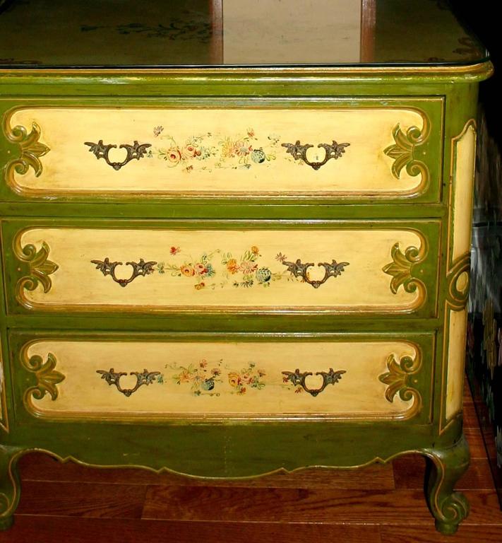 Pair Of Venetian Chest Of Drawers For Sale At 1stdibs