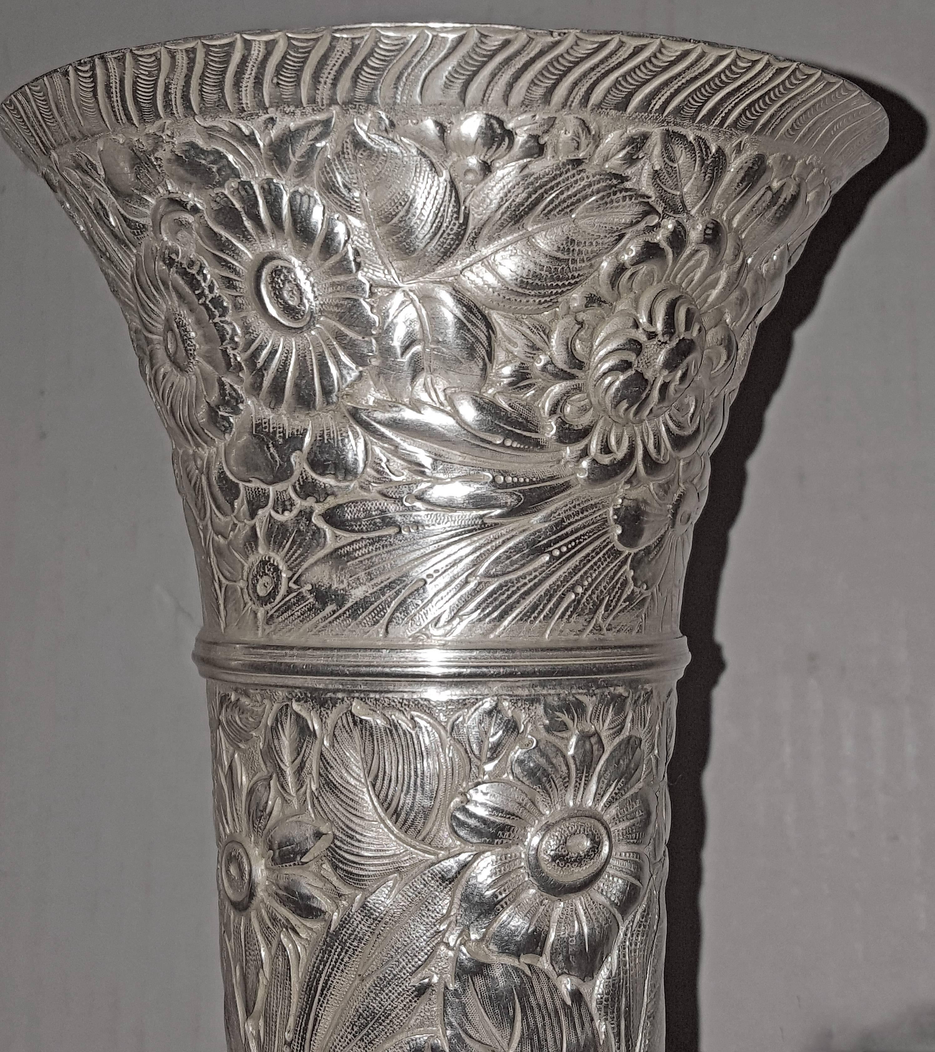 Pair of Silver Plated Flora Vases In Good Condition For Sale In New York, NY
