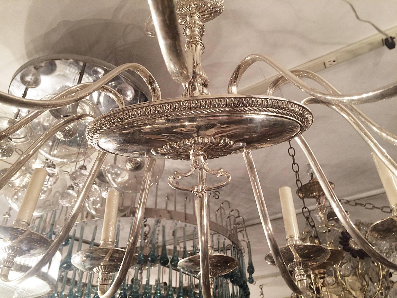 Neoclassic Style English Chandelier In Good Condition For Sale In New York, NY