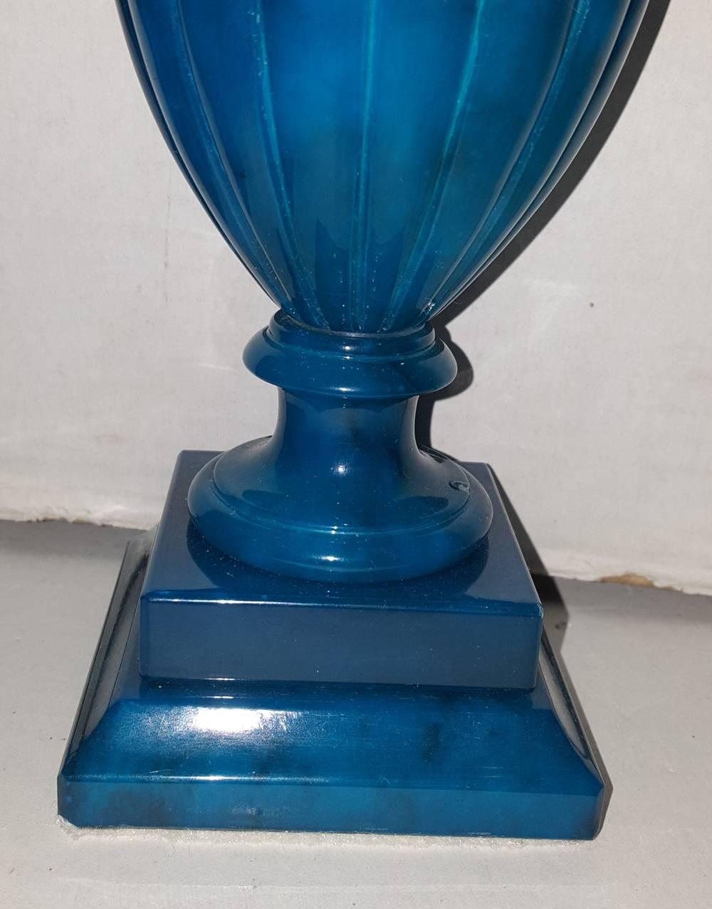 Début du 20ème siècle Paire de lampes de bureau en albâtre bleu en vente