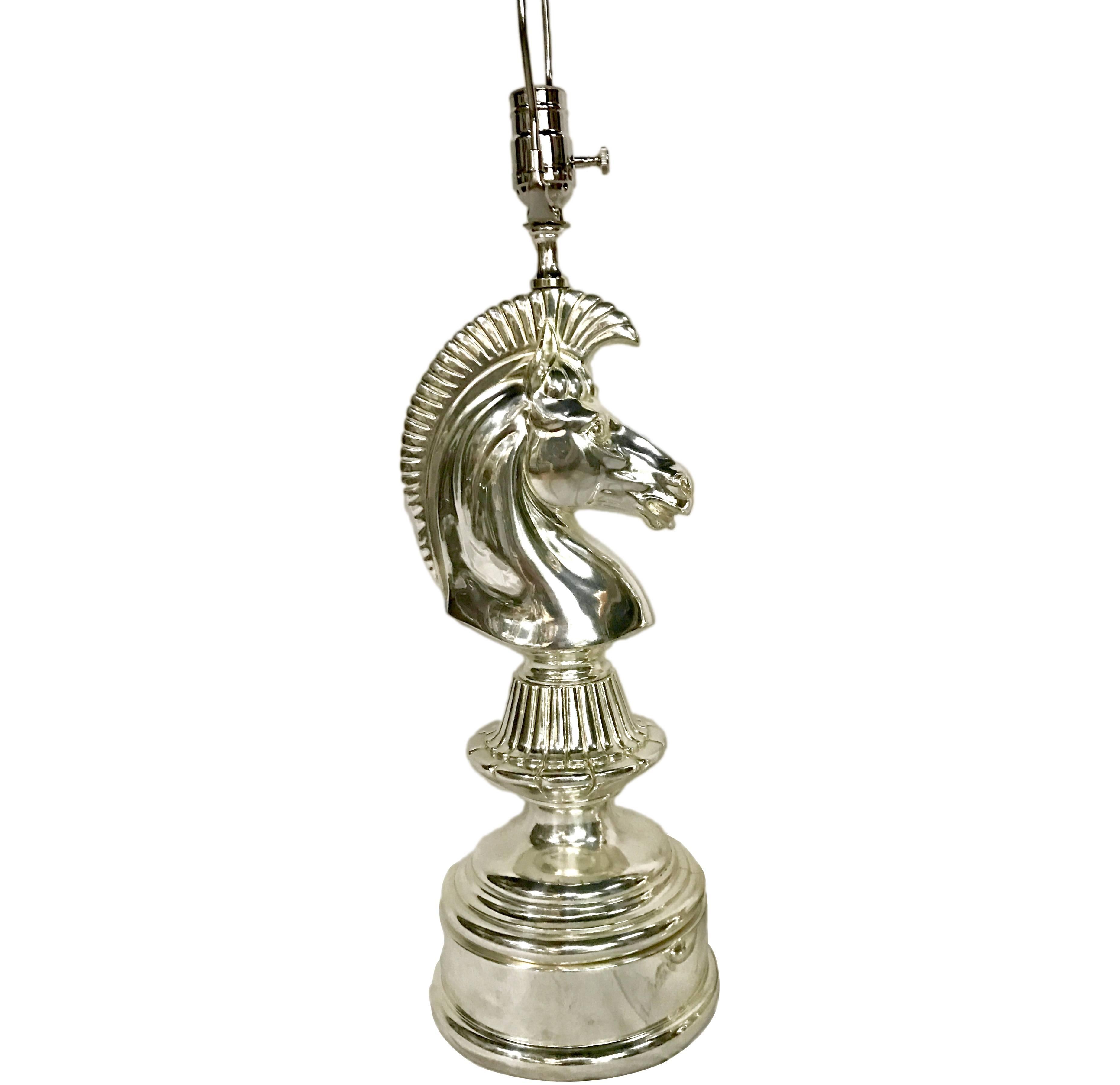 Métal Paire de lampes de table cheval en métal argenté en vente