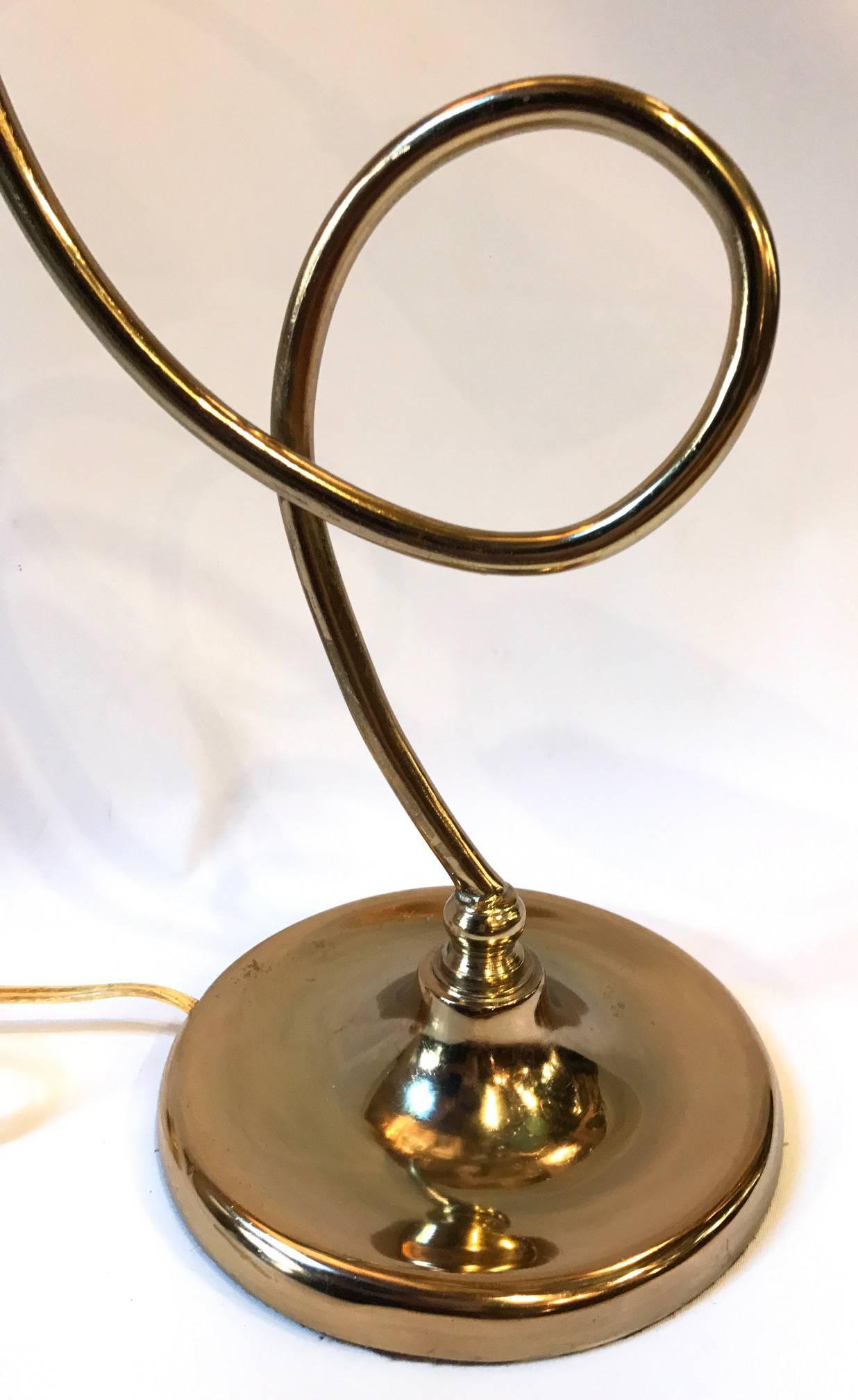French Gilt Bronze Table Lamp In Excellent Condition In New York, NY
