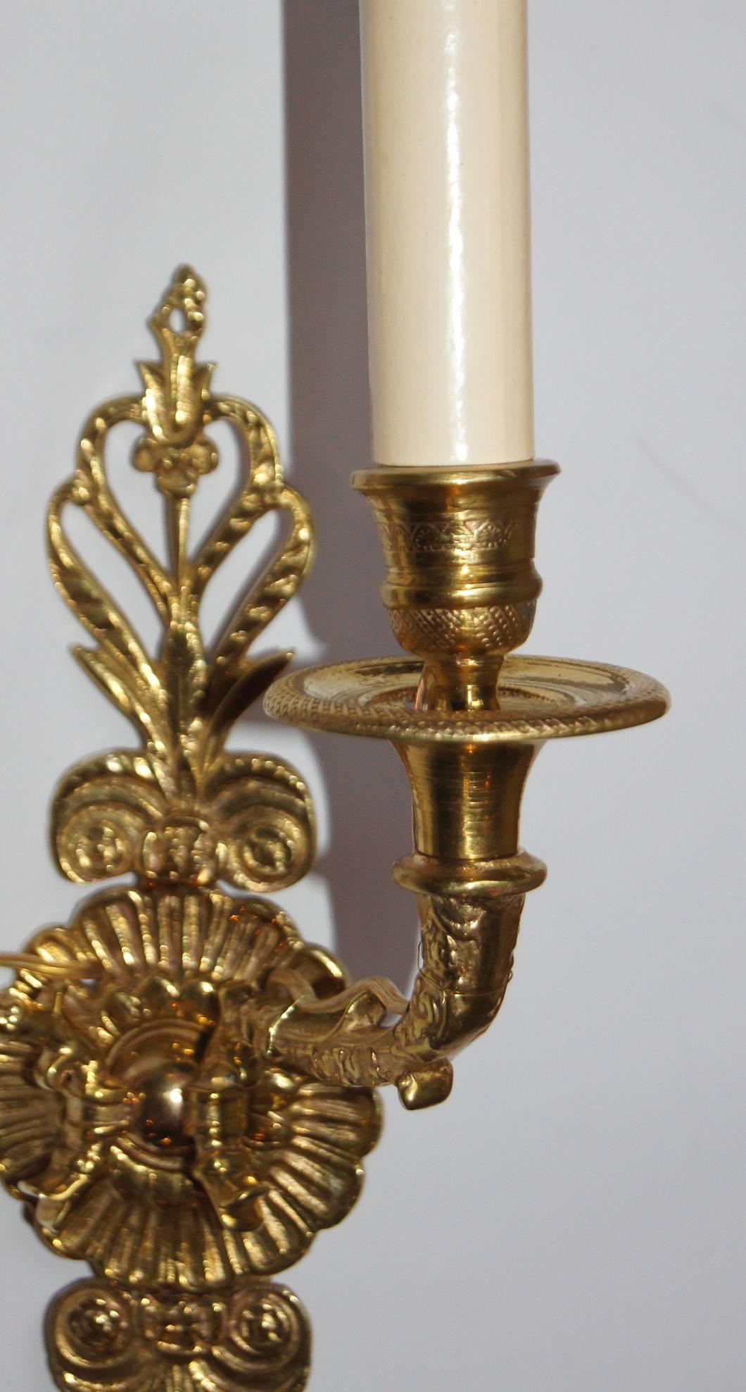 Pareja de Apliques de Bronce Dorado de Estilo Imperio. en Bueno estado para la venta en New York, NY