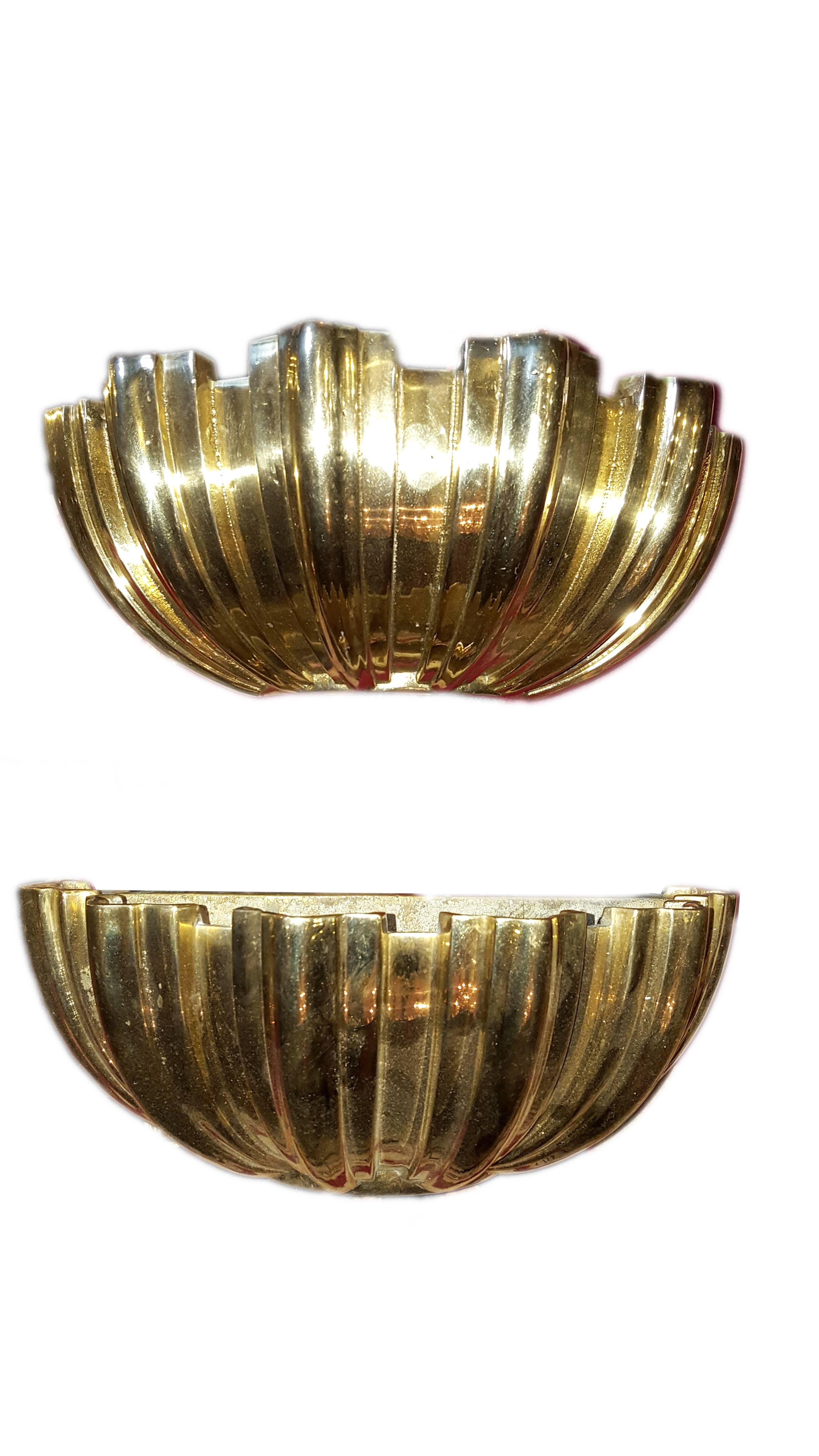 Set of 4 1940s American gilt bronze shell shaped sconces with interior light.

Measurements:
Width 12.25?
Height 5?
Depth 6.25?.