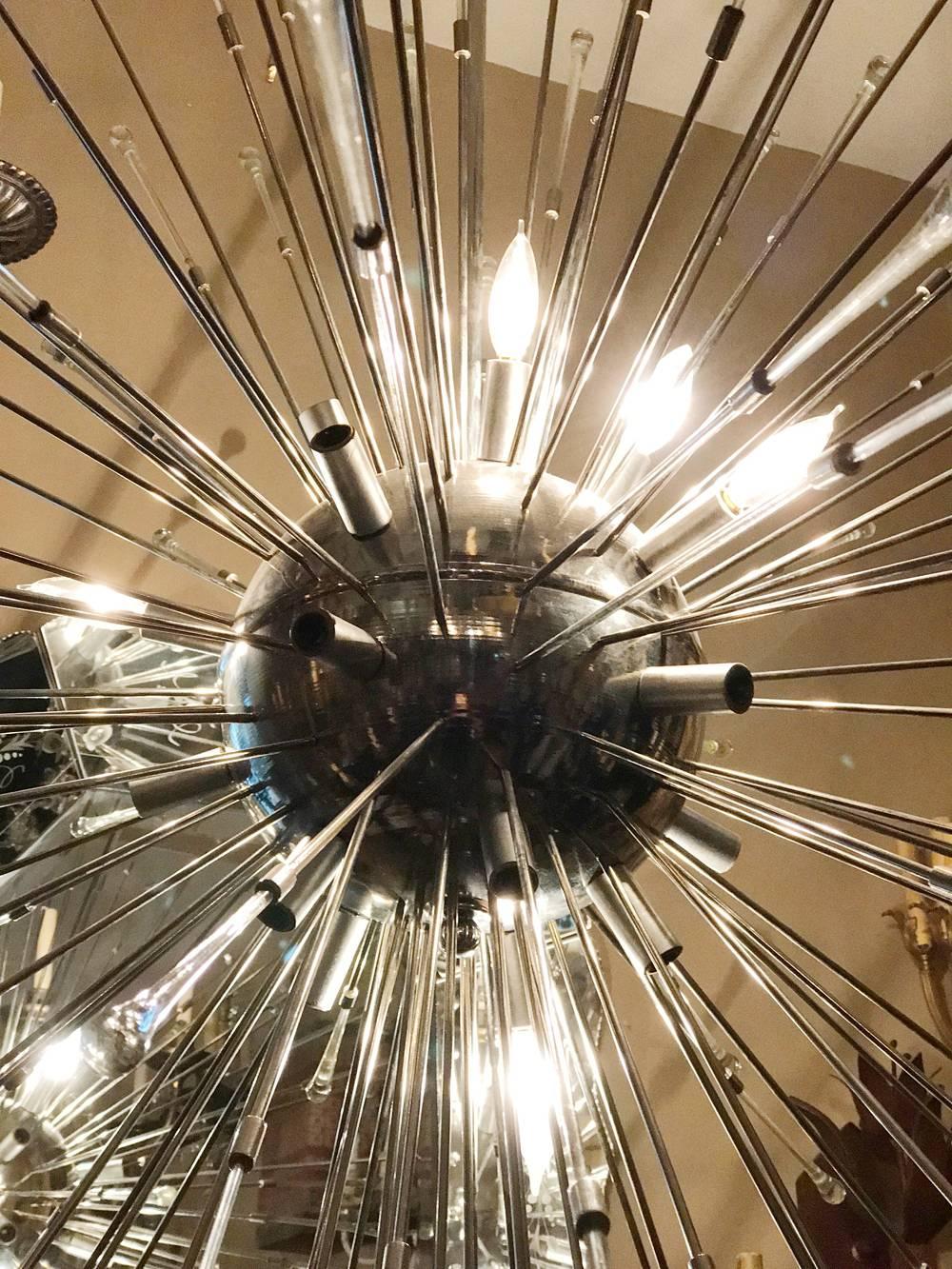 Metà XX secolo Grande lampadario Sputnik del Medioevo in vendita