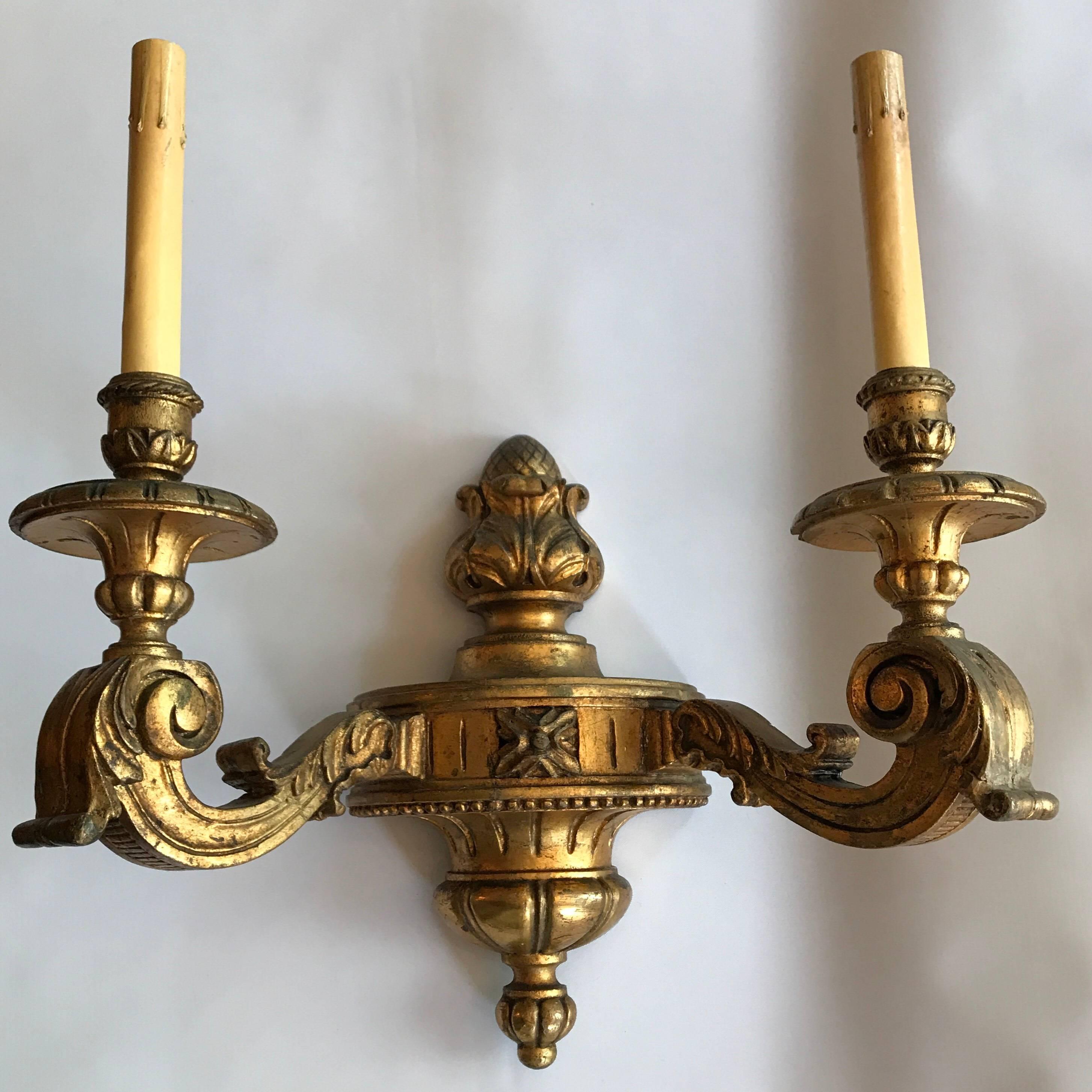 Pair of Gilt Wood Sconces In Good Condition For Sale In New York, NY
