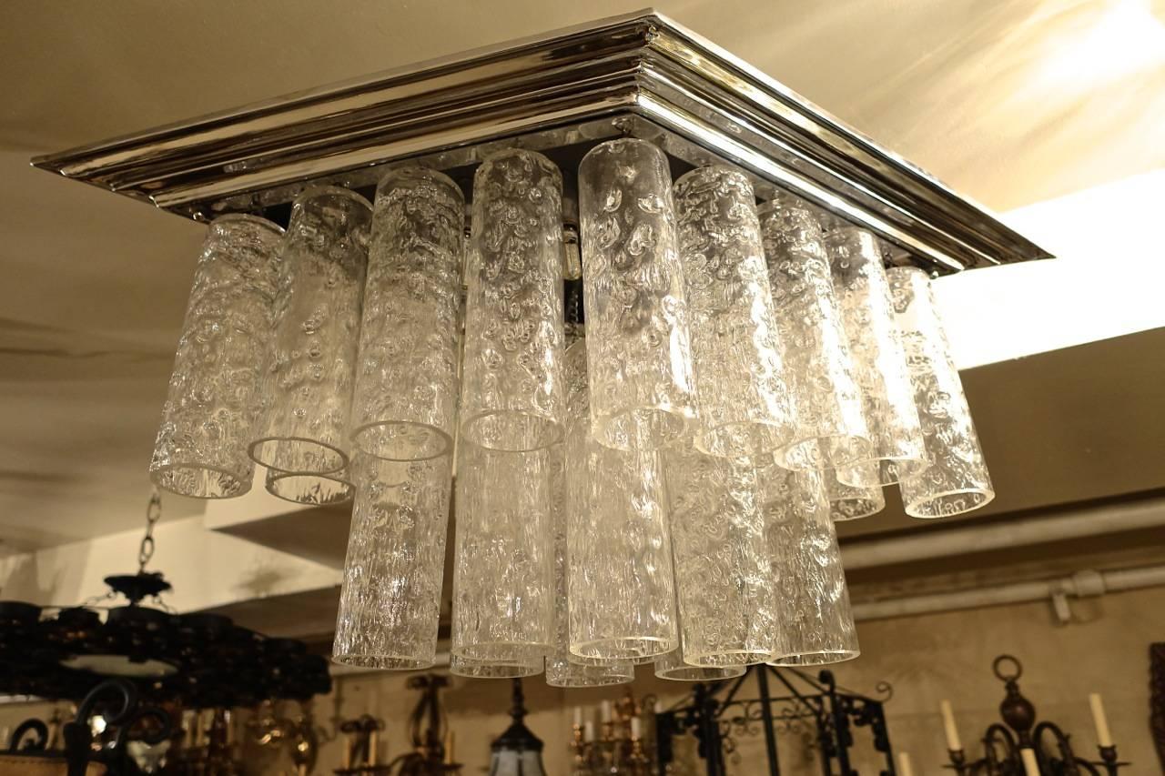 Luminaire encastré italien en forme de diamant, vers les années 1960.

Mesures :
Longueur 39