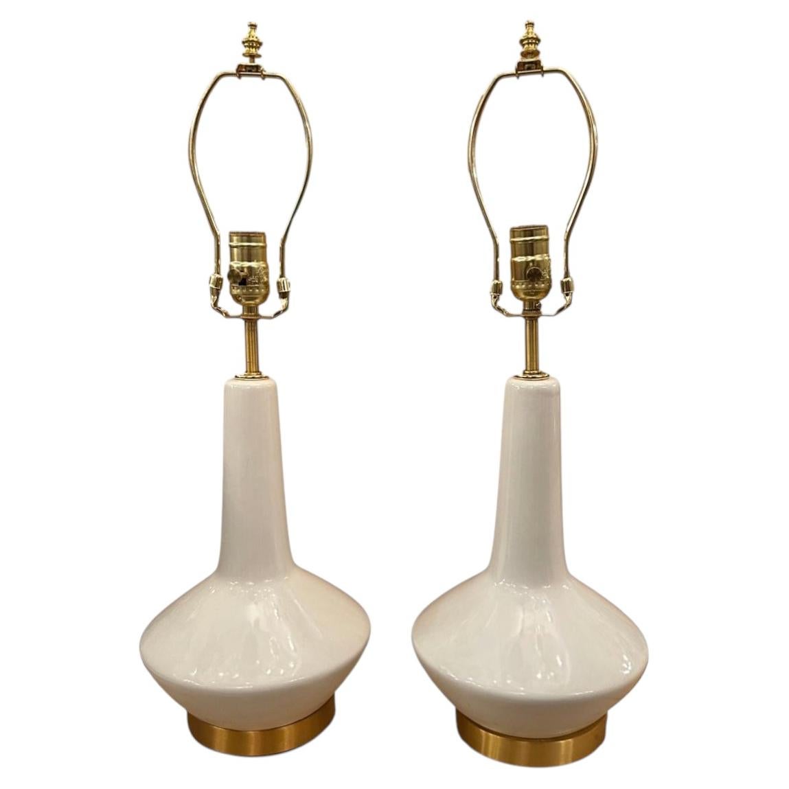 Pair of Midcentury Modern Italian White Lamps For Sale