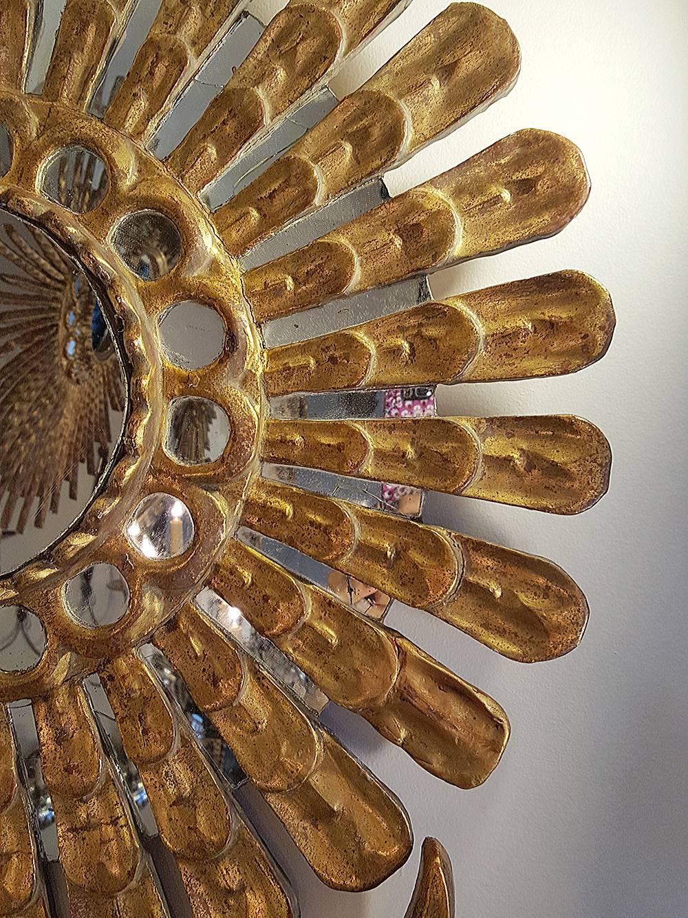 Antique Gilt Sunburst Mirror In Good Condition For Sale In New York, NY