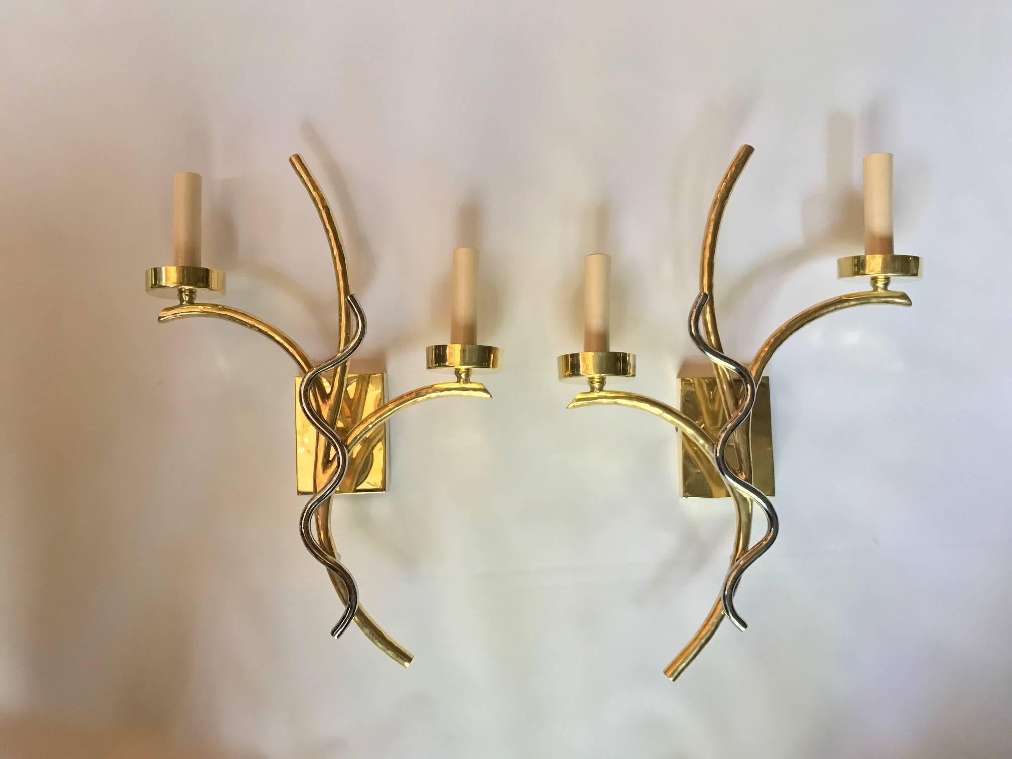 Pair of Moderne French Bronze Sconces In Good Condition For Sale In New York, NY