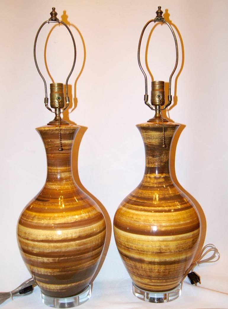 Mid-20th Century Pair of Moderne Italian Porcelain Lamps For Sale