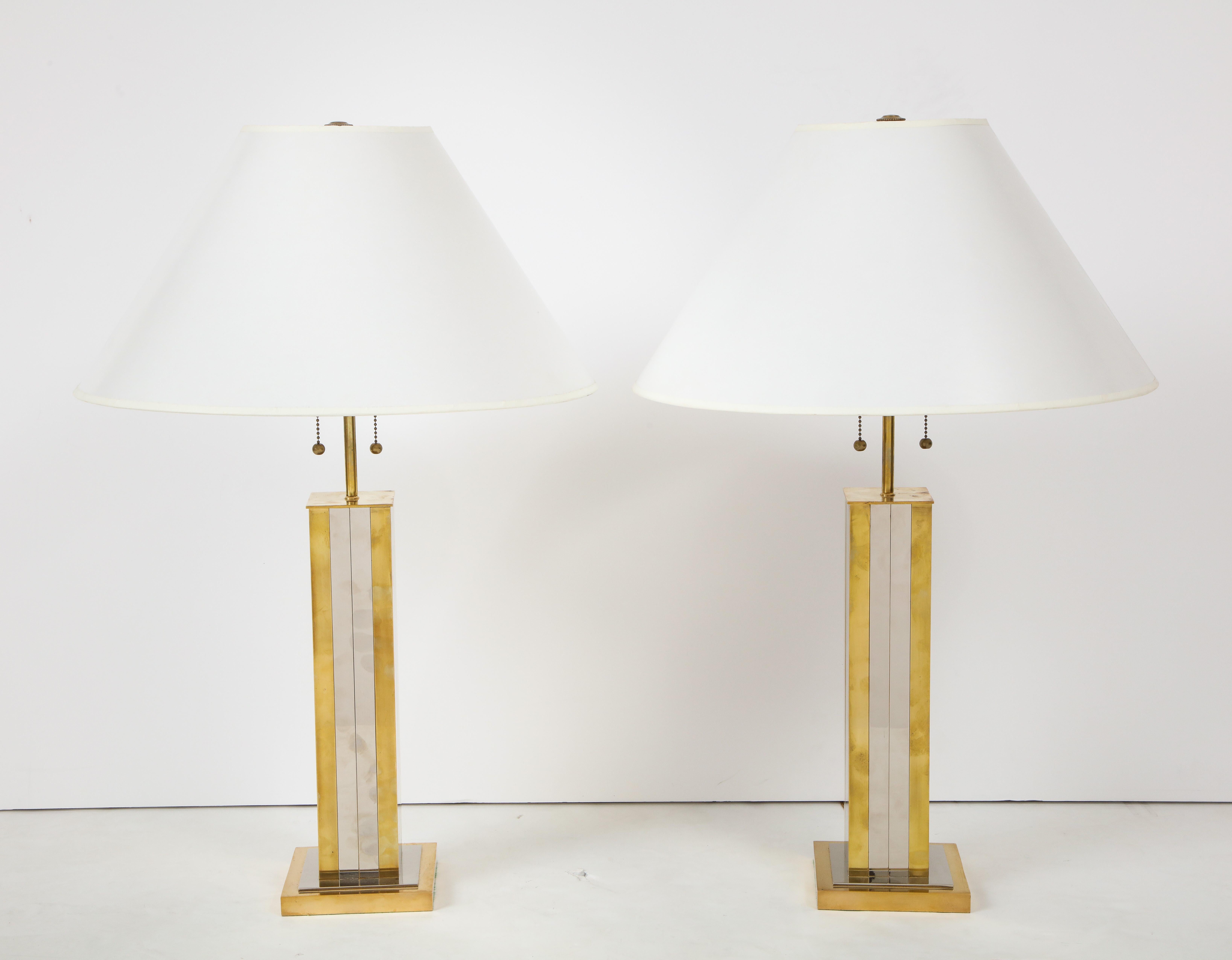 Pair of Mid-20th Century Brass and Chrome Column Lamps In Good Condition In New York, NY