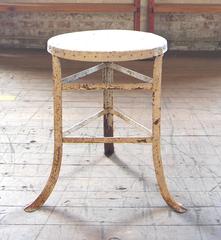 Hocker - Vintage Distressed Steampunk Metall medizinische oder Fabrik dreibeinigen Shop