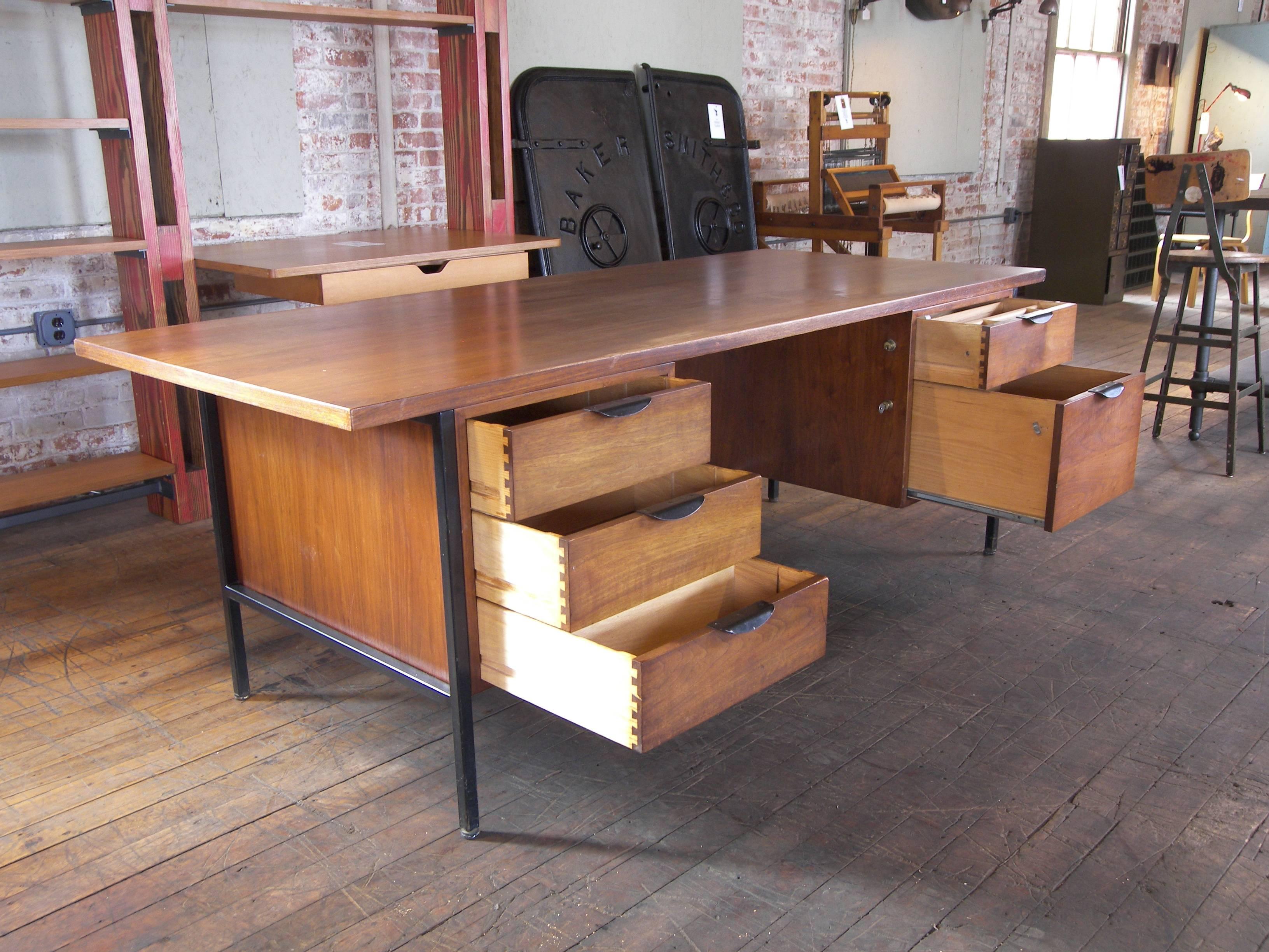 1950s Modern Wood and Metal Desk 4