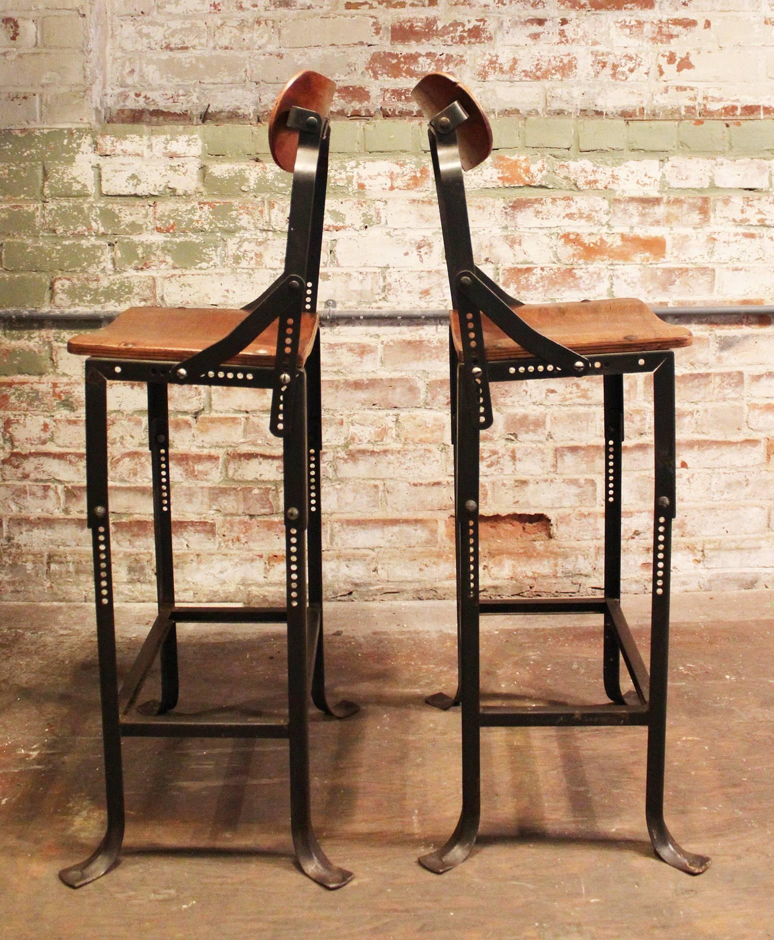 Pair of Counter Bar Stools Vintage Industrial Domore Metal and Wood Adjustable In Good Condition In Oakville, CT