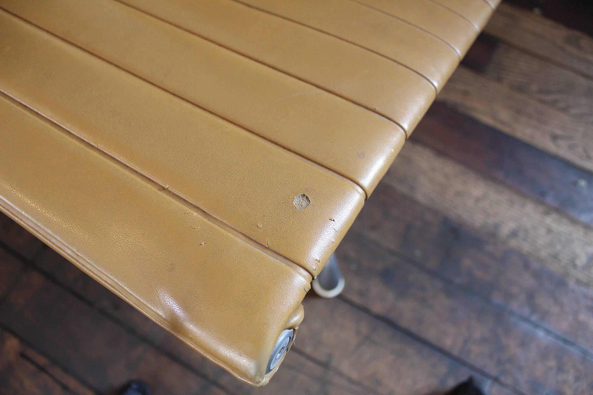 Mid-Century Modern Authentic EA33 Eames Aluminum Group Lounge Chair for Herman Miller Modern Pair