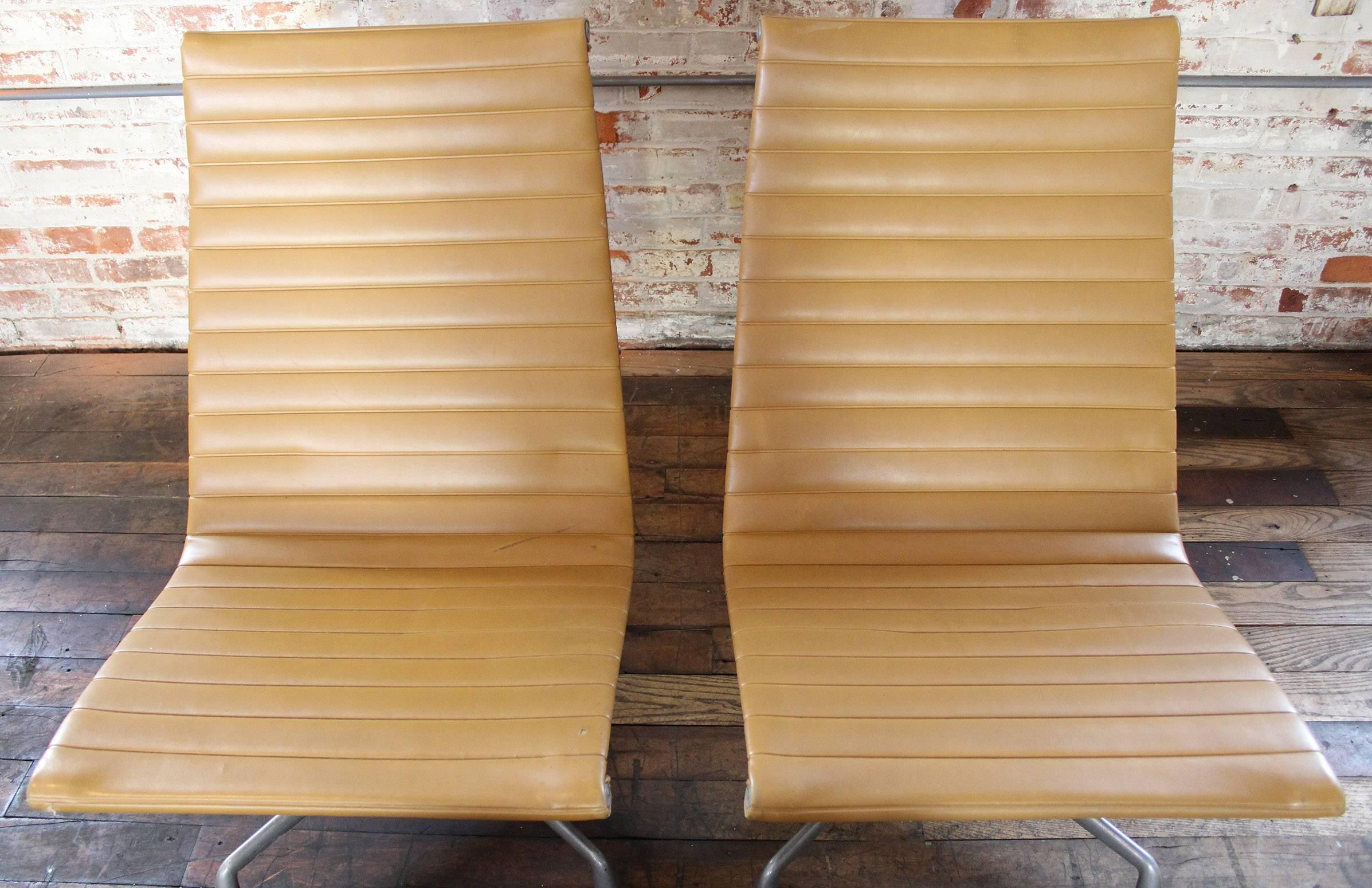 Authentic EA33 Eames Aluminum Group Lounge Chair for Herman Miller Modern Pair 3