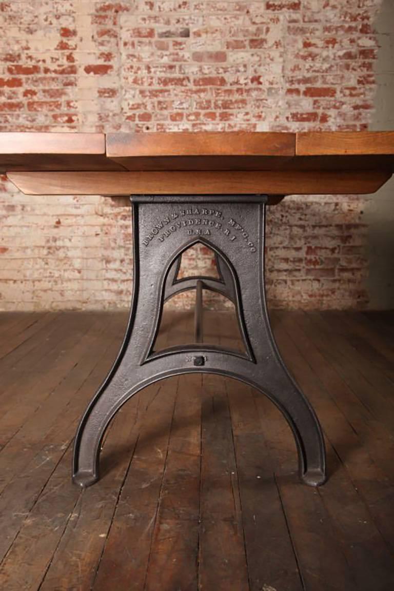 Esstisch mit Pflanzgefäßplatte – Vintage Industrial Cast Iron and Wood im Angebot 1