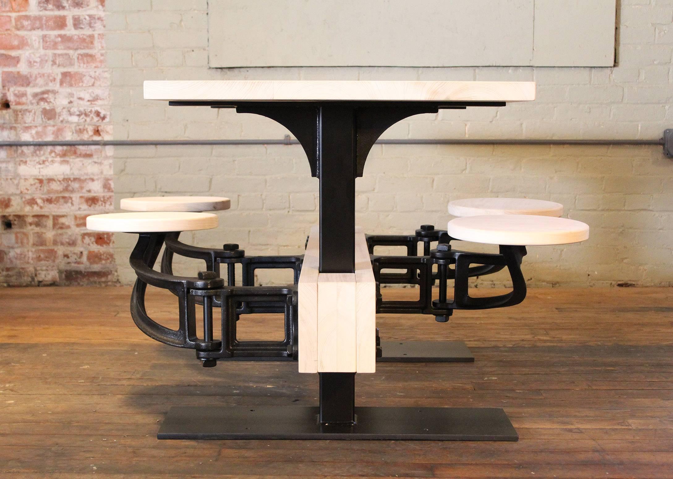 Moulage Table de salle à manger sur mesure avec sièges intégrés - Salle à manger de cuisine, salle à manger, fer et bois  en vente