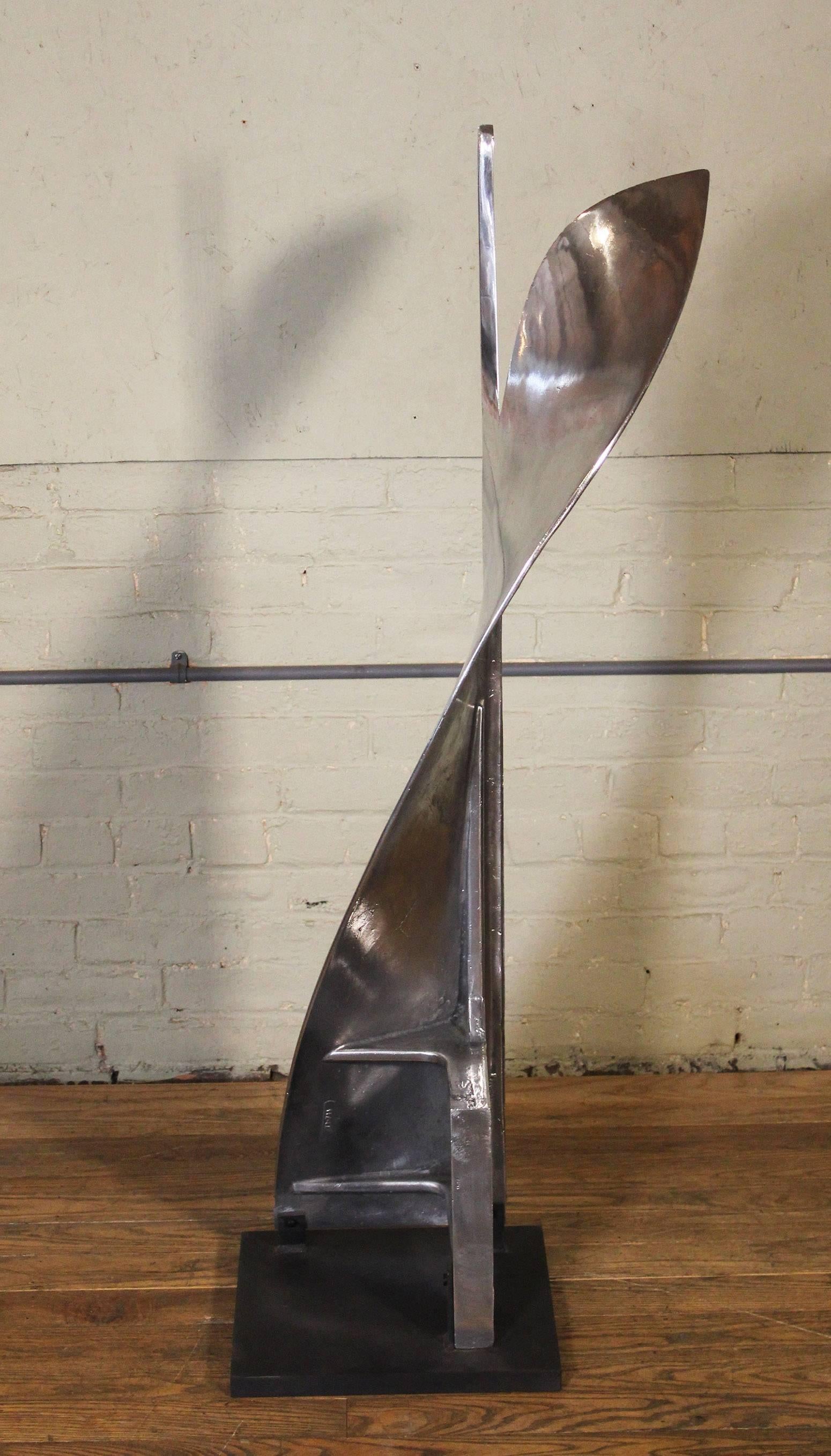 Mixing Blade-Skulptur aus Aluminiumpapier, Modell II im Zustand „Gut“ im Angebot in Oakville, CT