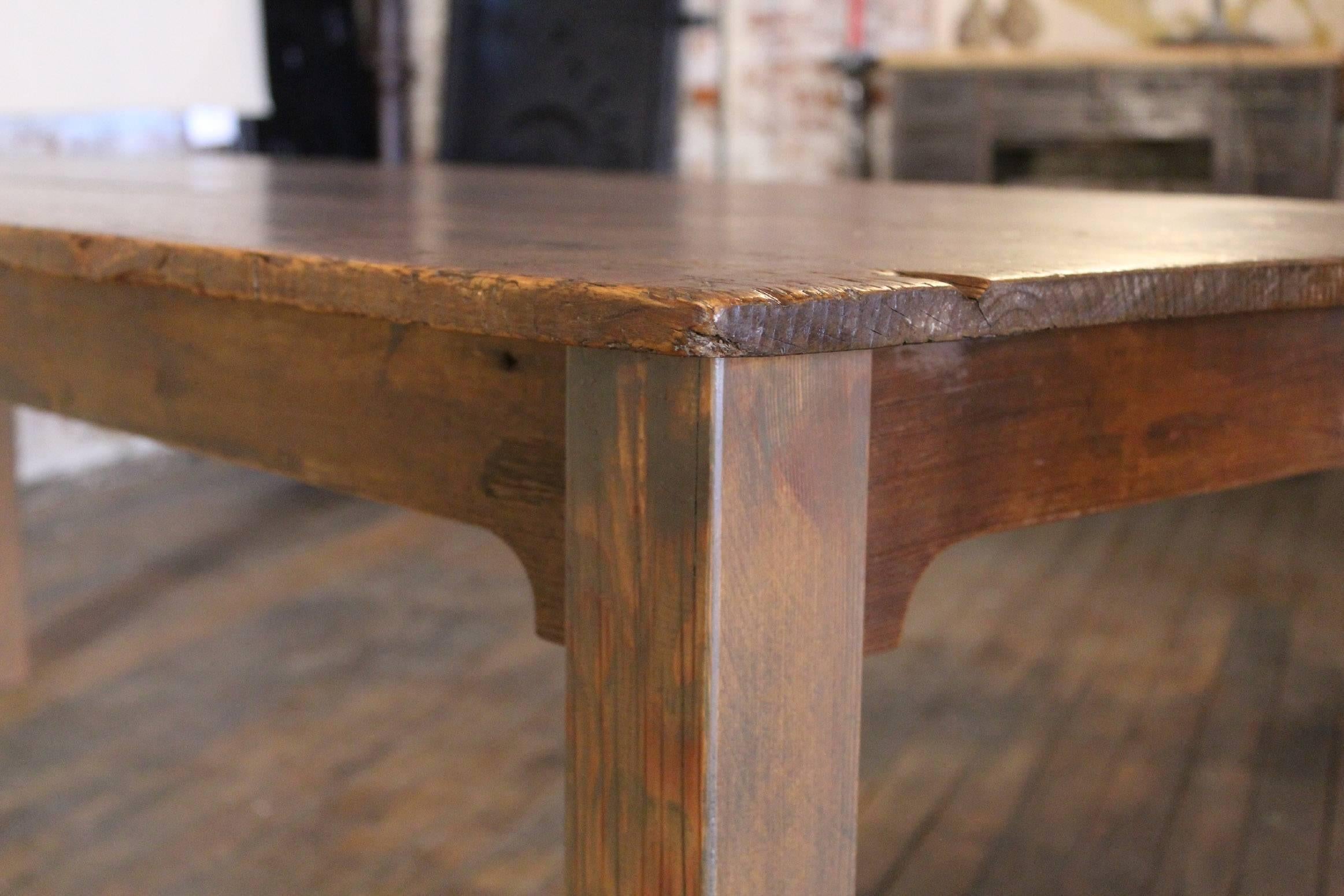 Farm Dining Table Reclaimed Tobacco Sorting Harvest Wood from Connecticut In Distressed Condition In Oakville, CT