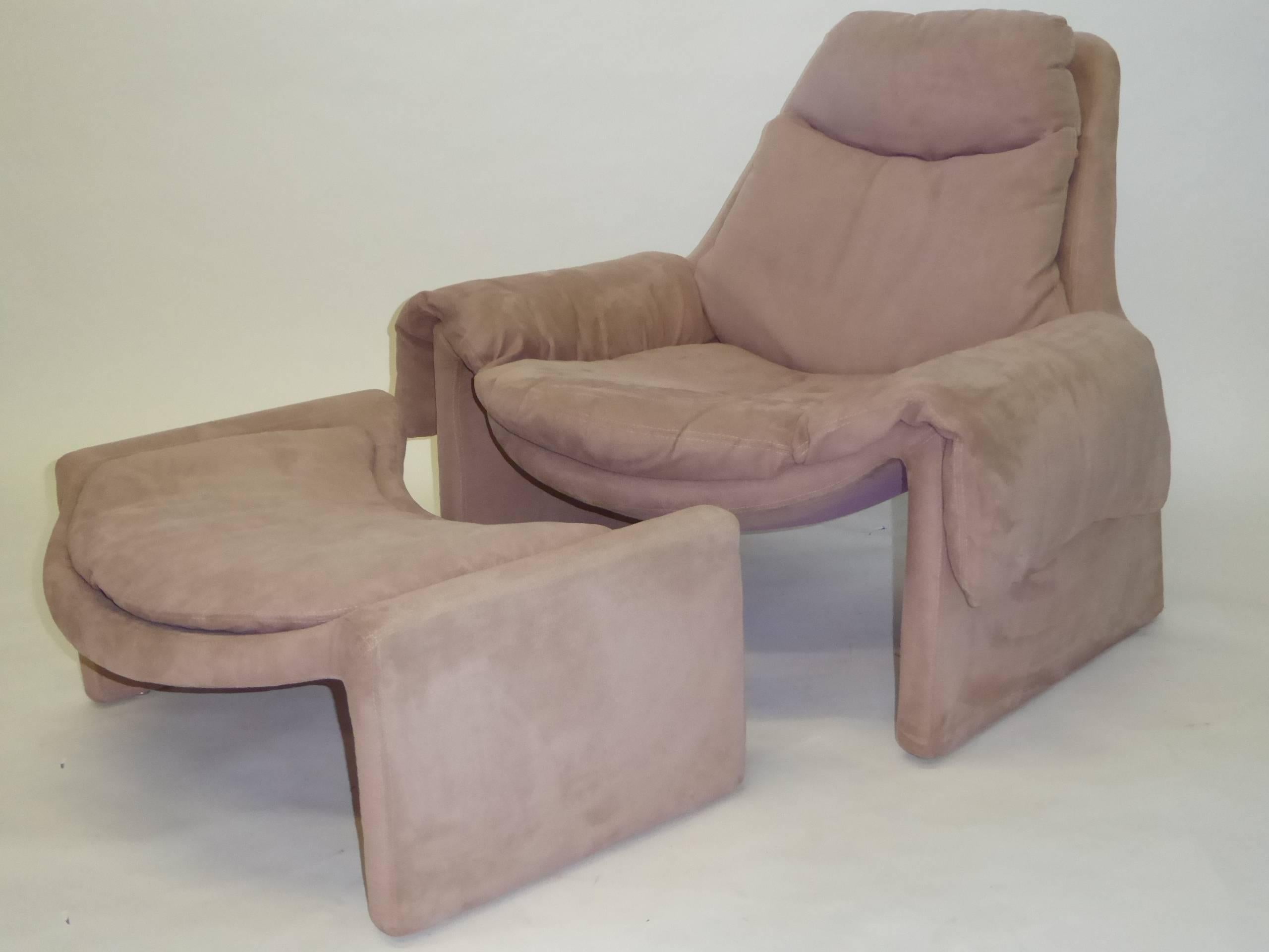Late 20th Century Vittorio Introini P60 Lounge Chair Ottoman Saporiti Proposals Collection