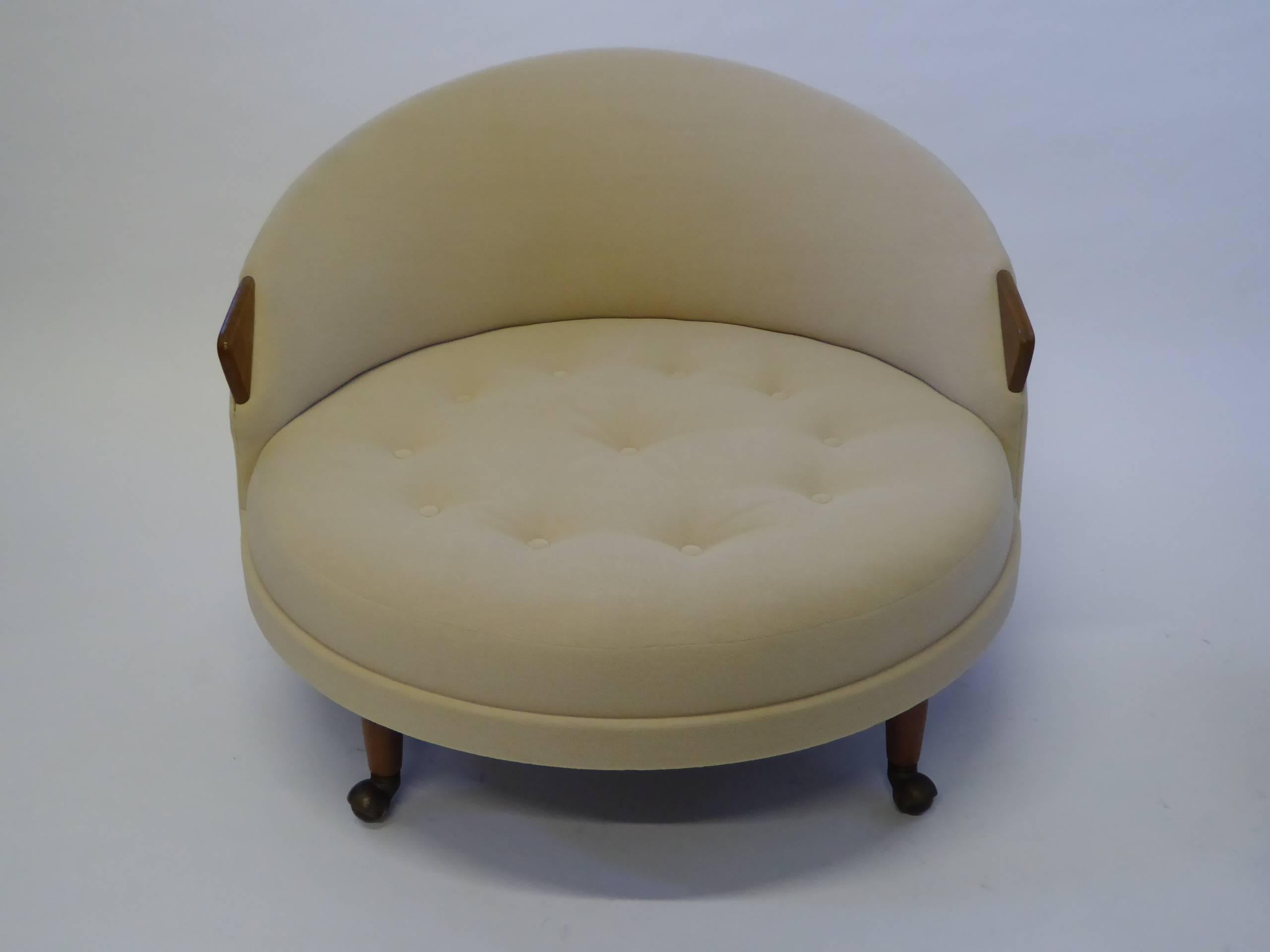 Superb Adrian Pearsall Round Lounge Chair with Fitted Ottoman In Excellent Condition In Miami, FL