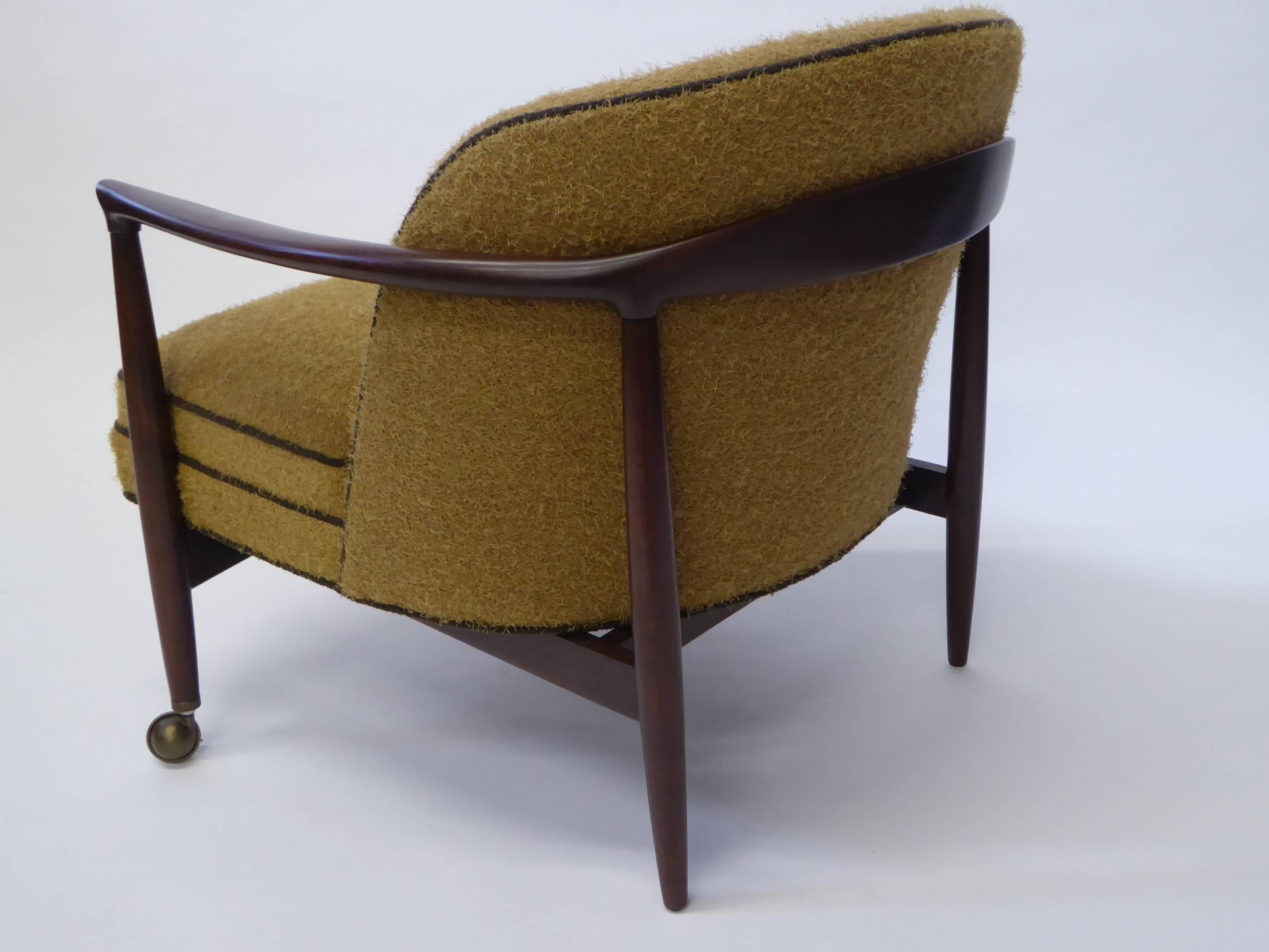 Mid-20th Century Handsome Ib Kofod-Larsen Lounge Chair for France & Son