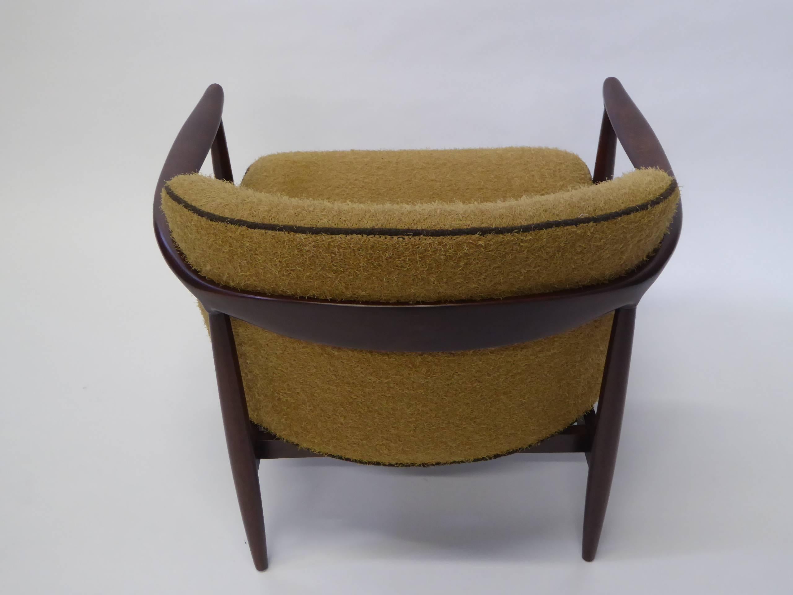 Handsome Ib Kofod-Larsen Lounge Chair for France & Son 1