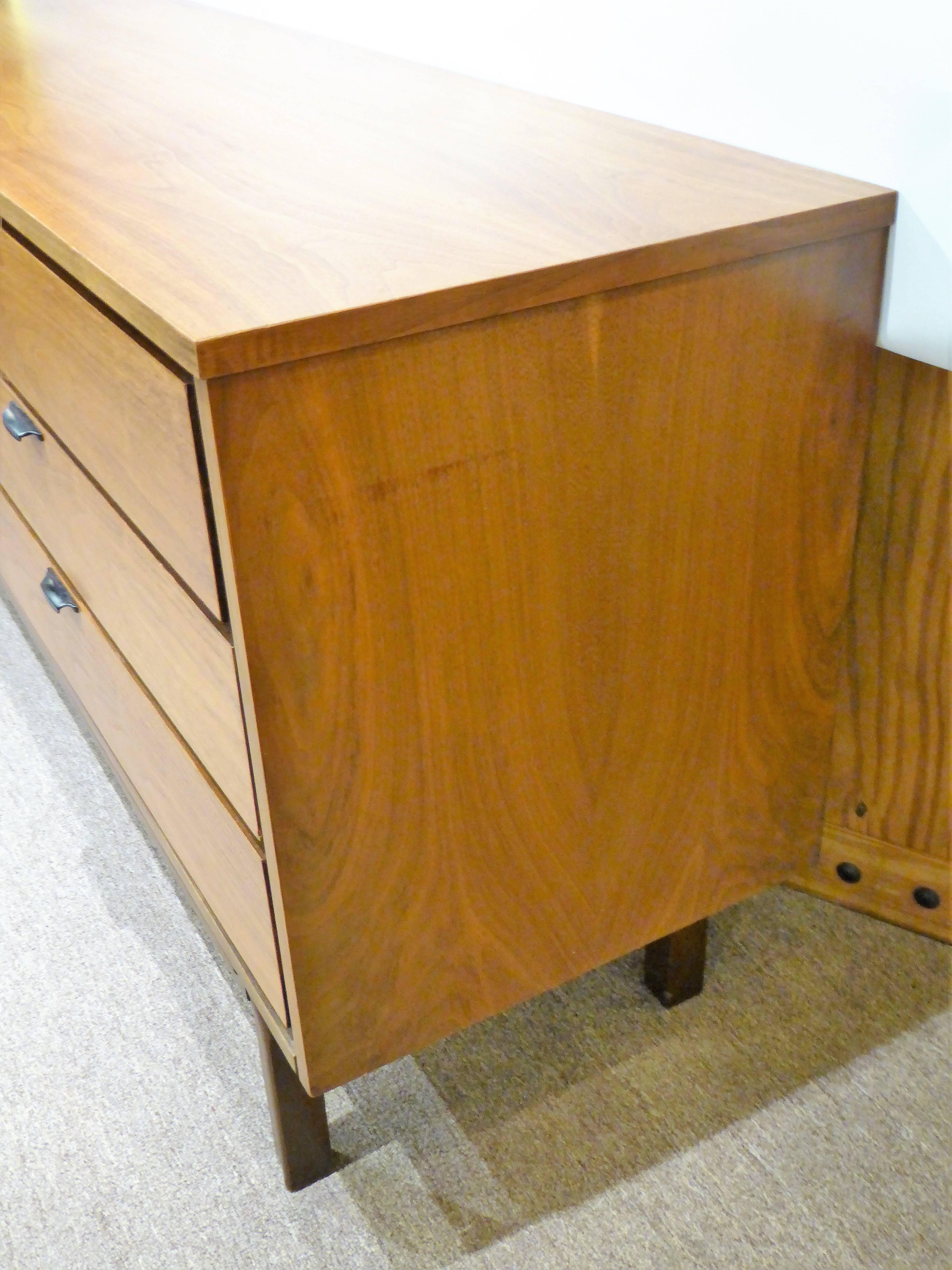 1950s Mid-Century Modern Minimalist Walnut Dresser 2