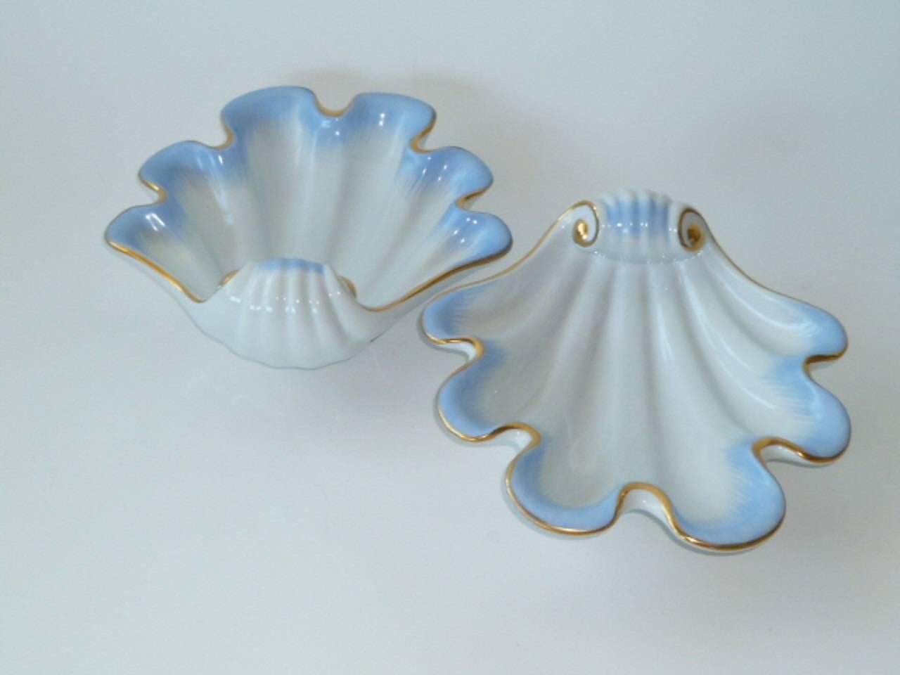 Pair of Herend Hungary Modern Shell Porcelain Vessels, 1939 3