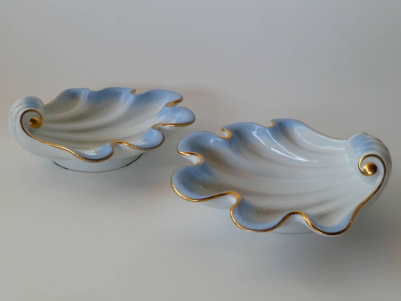 Hand-Painted Pair of Herend Hungary Modern Shell Porcelain Vessels, 1939