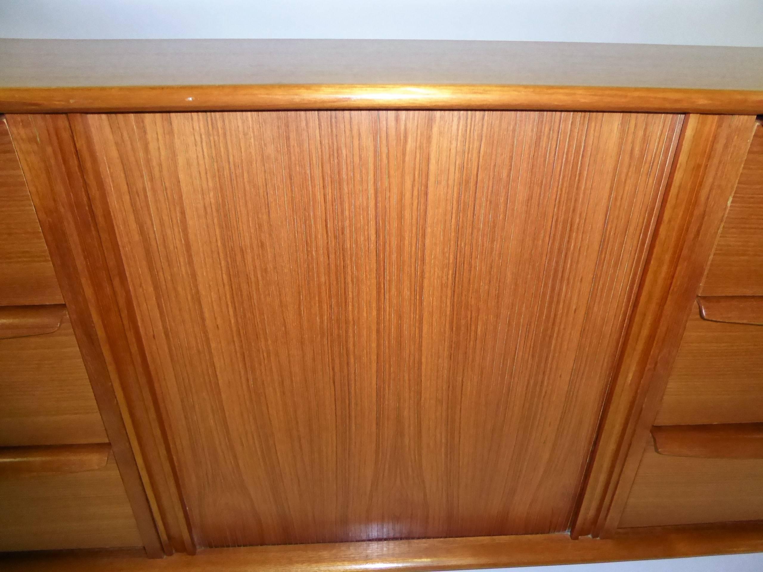 1970s Fine Danish Teak Sideboard Credenza In Excellent Condition In Miami, FL