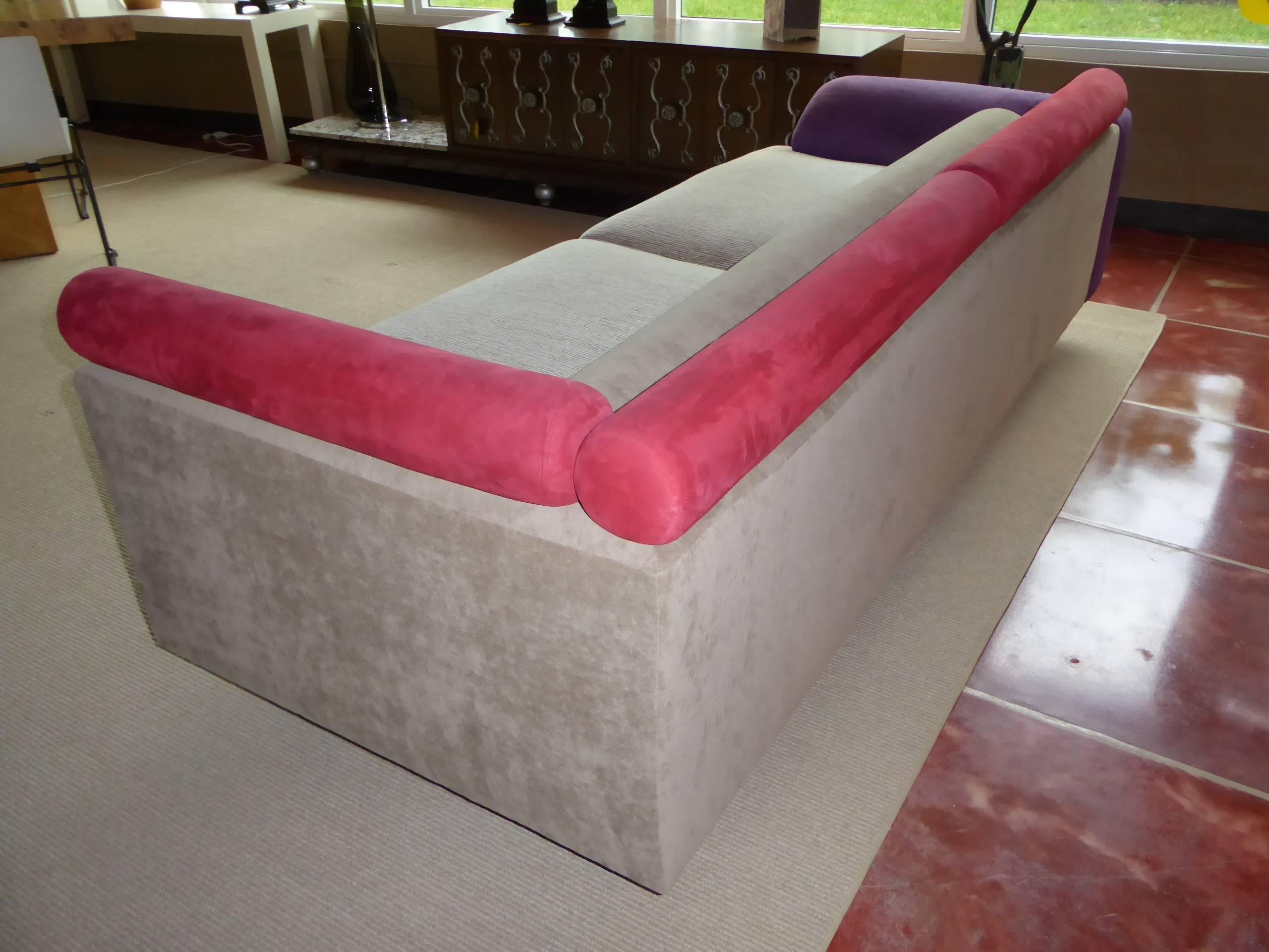 1980s Elegant Post Modern Memphis Inspired Sofa In Excellent Condition In Miami, FL