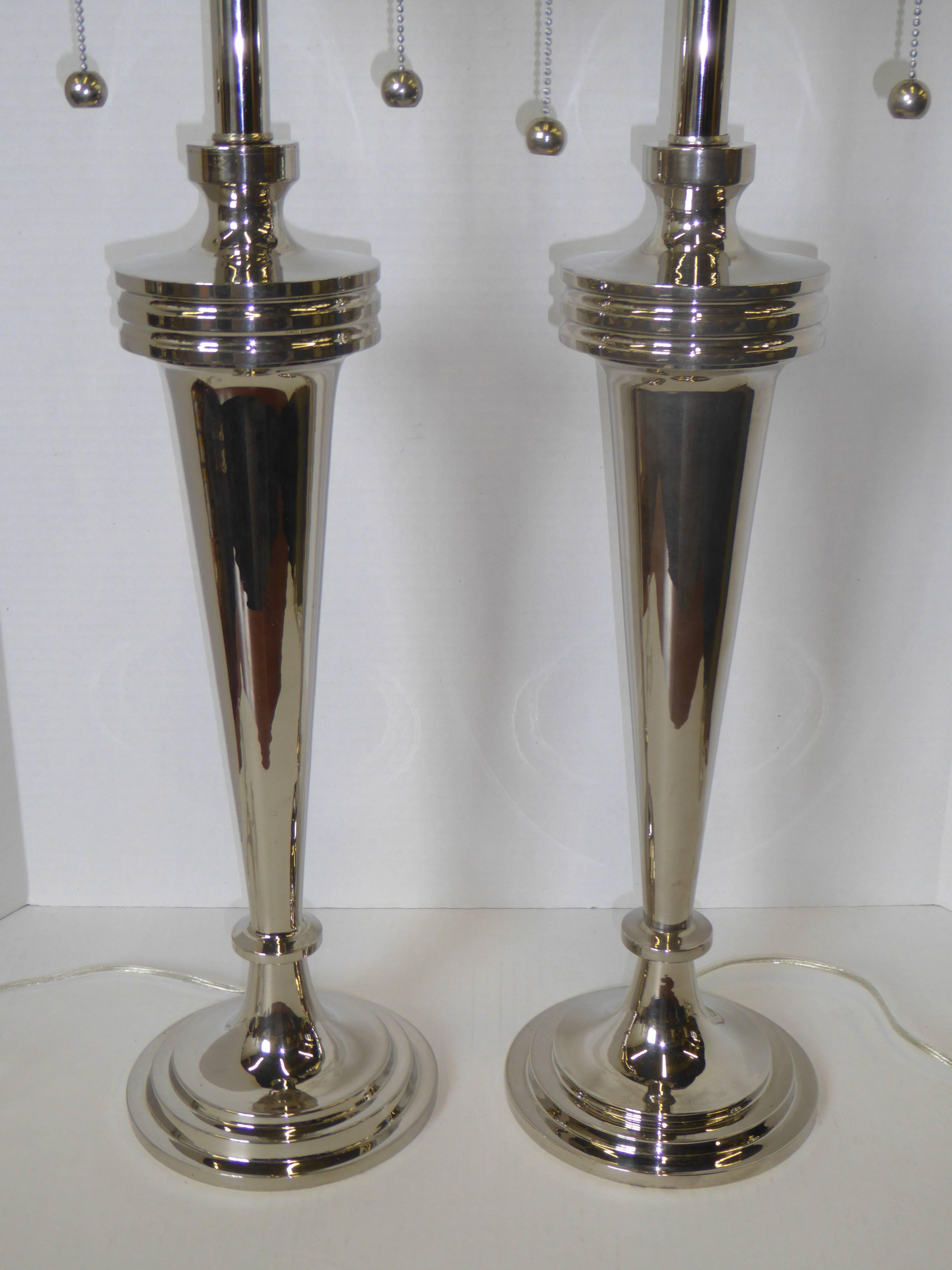 Pair of Art Deco Nickel Chrome Mutual Sunset Table Lamps In Excellent Condition In Miami, FL