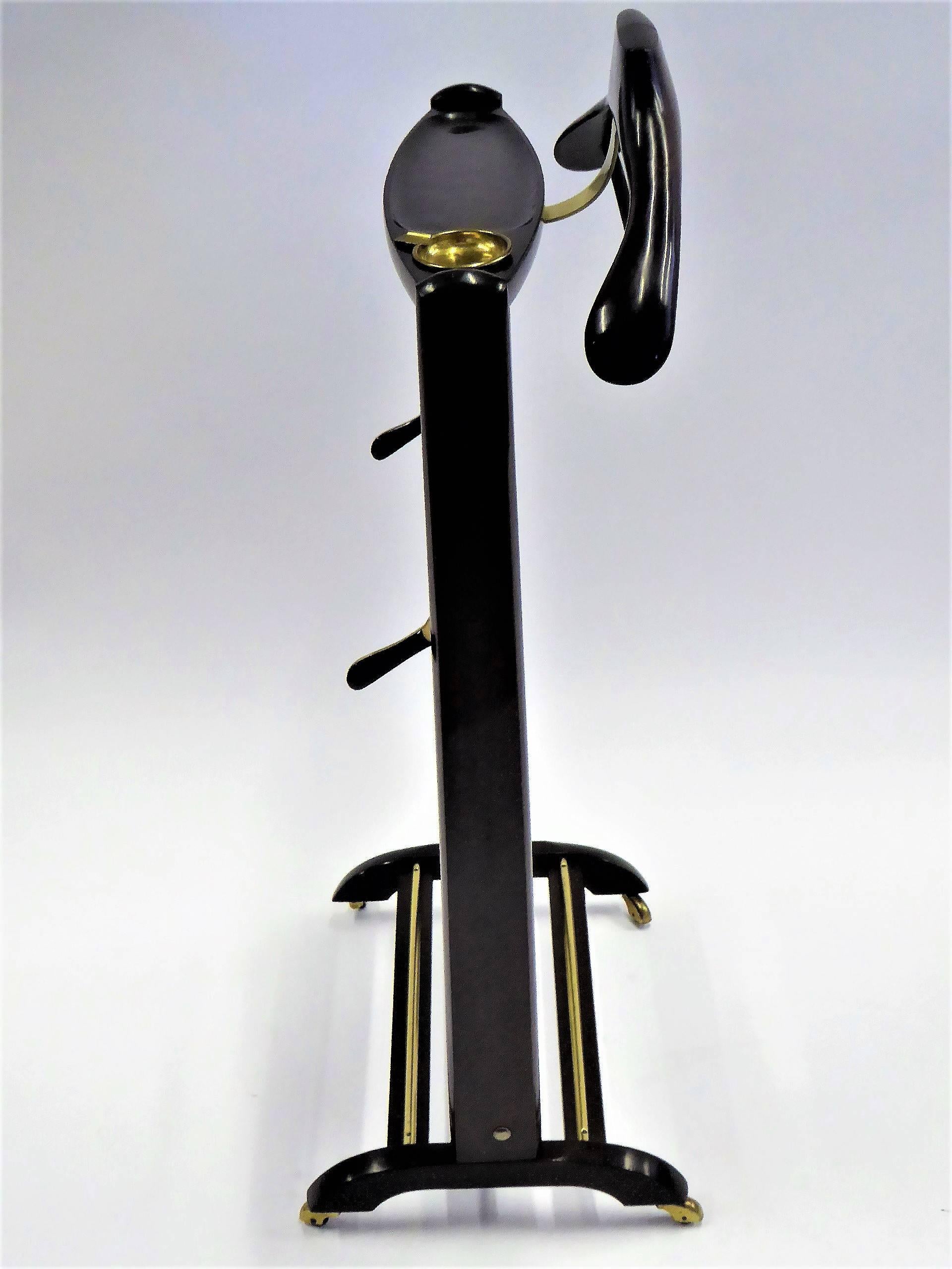 1950s Ico Parisi Valet Stand with Brass Ornament by Fratelli Reguitti In Good Condition In Miami, FL