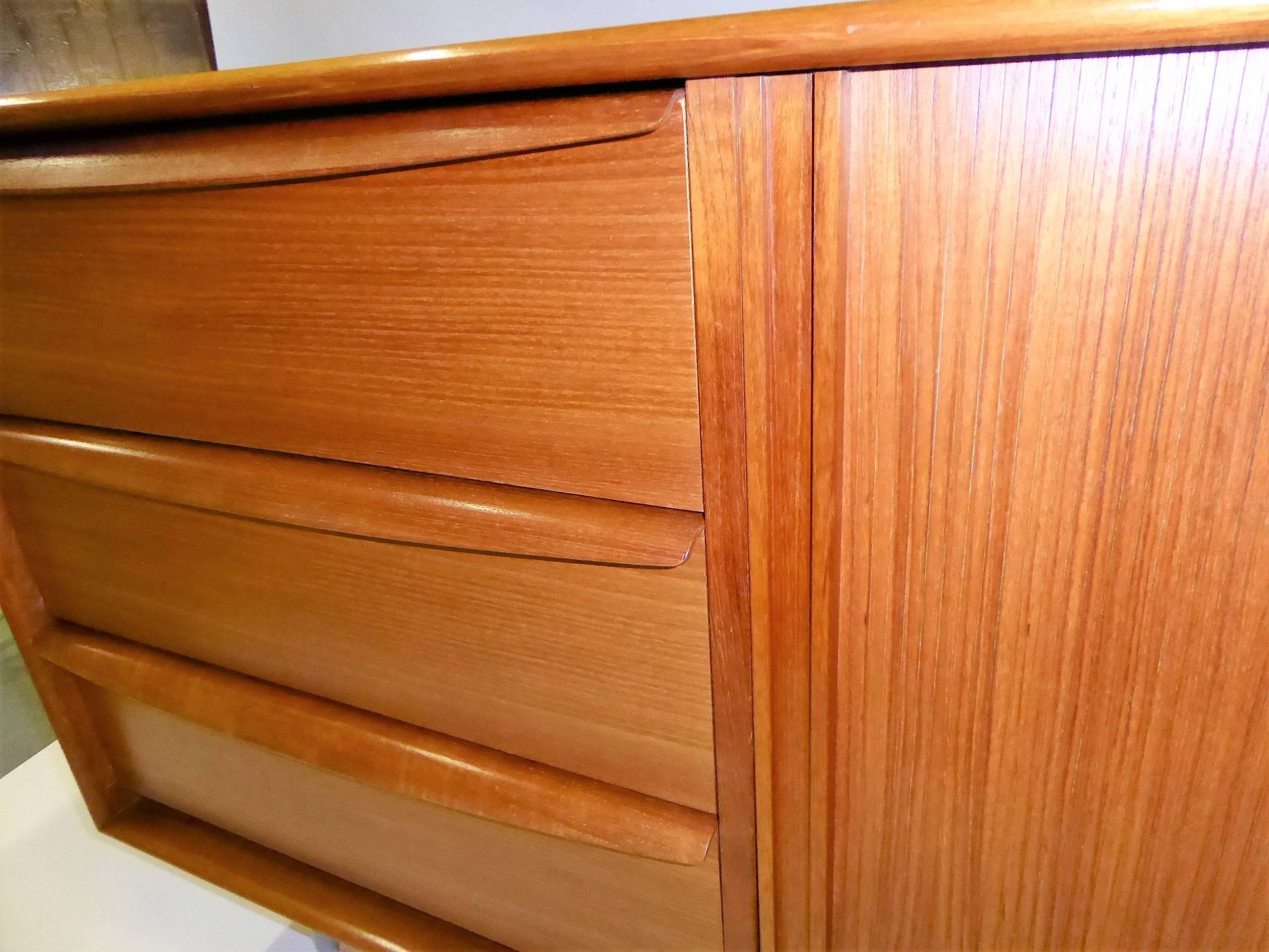 1970s Fine Danish Teak Sideboard Credenza 2