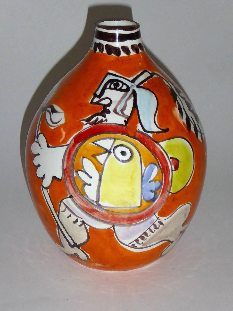 DeSimone pottery vase from the 1960s vividly hand-painted underglaze with two gladiators or Roman warriors with swords drawn, plumed helmets and shields with roosters depicted. Signed on the side underglaze. Great 9 3/4 inches size, 8 inches in