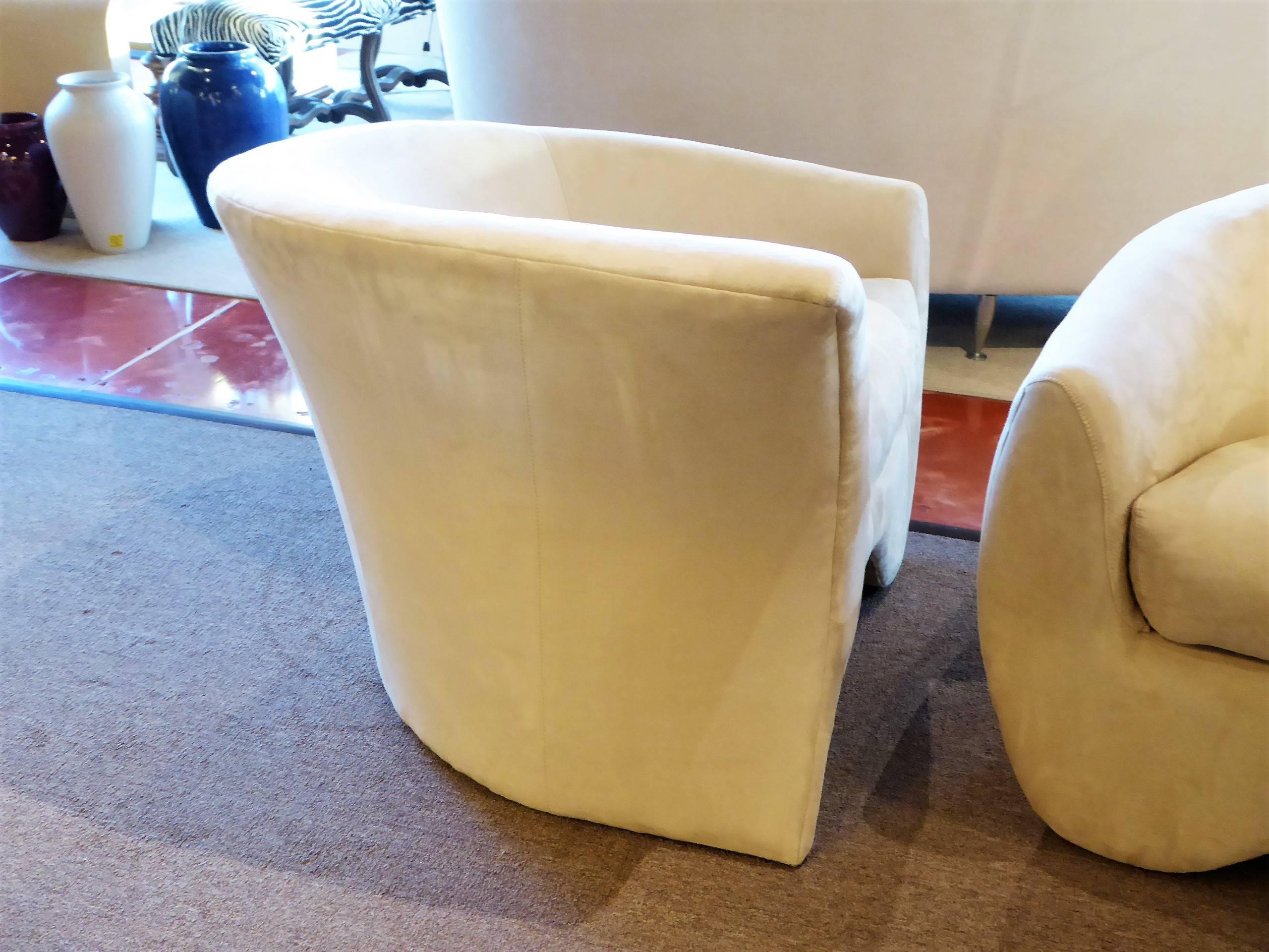 Pair of Modern Vladimir Kagan Hurricane Lounge Chairs for Directional In Excellent Condition In Miami, FL