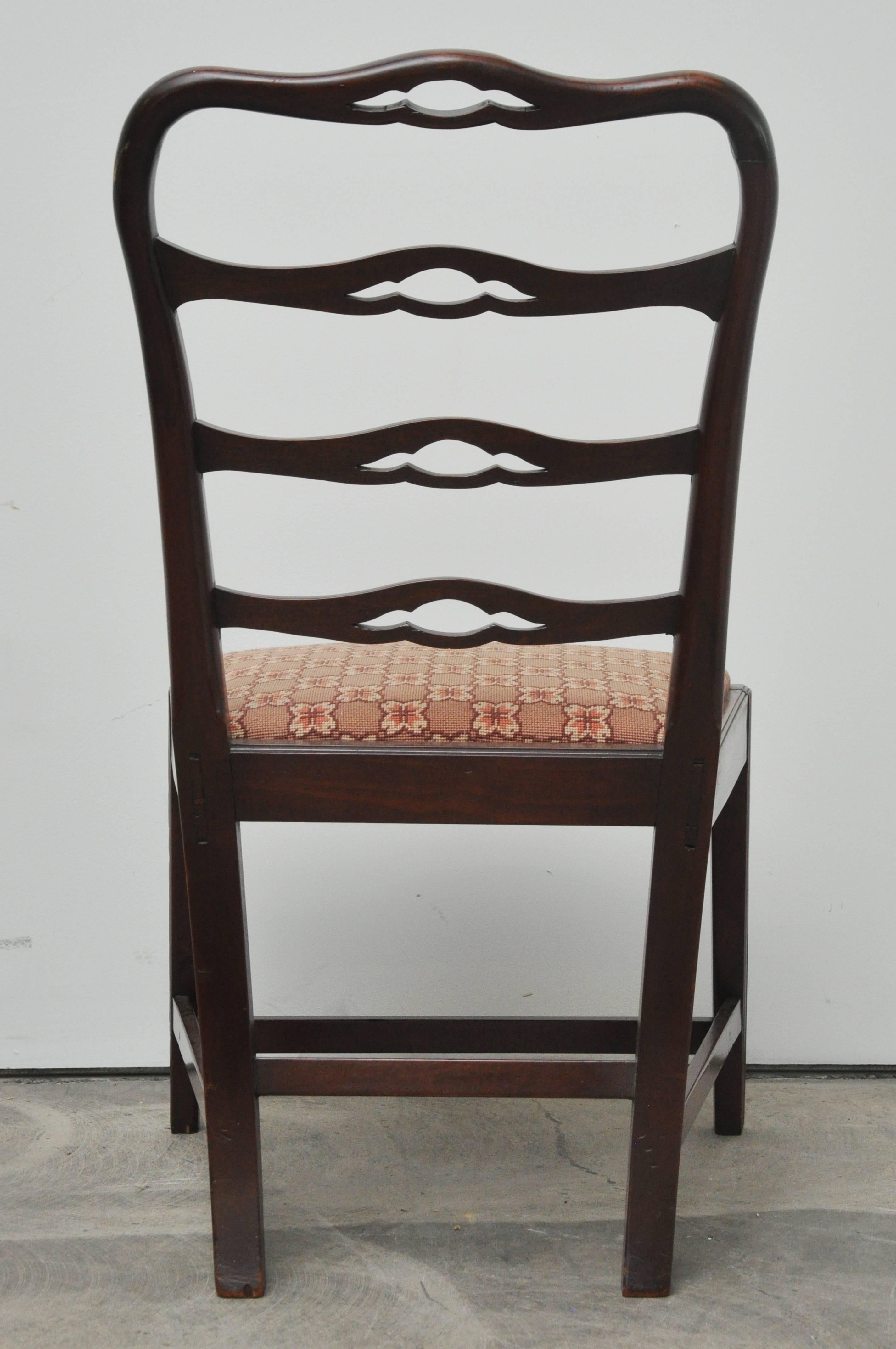 English Side Chair In Excellent Condition For Sale In Geneva, IL