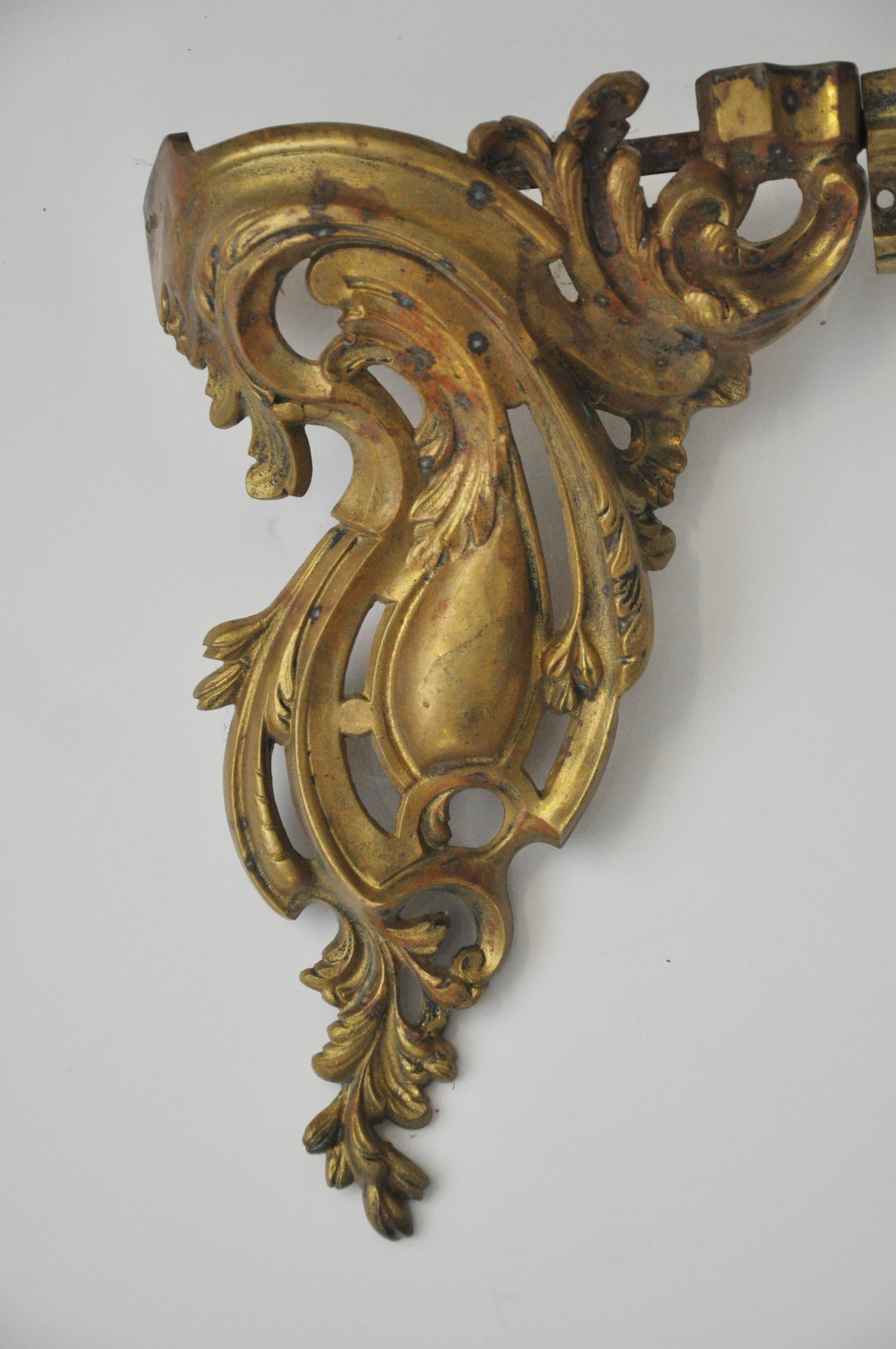 Victorian Brass Valance In Excellent Condition For Sale In Geneva, IL