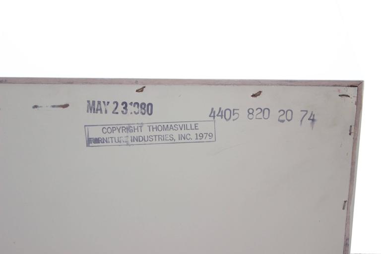 Pair of Cream and Gold Nightstands For Sale at 1stdibs