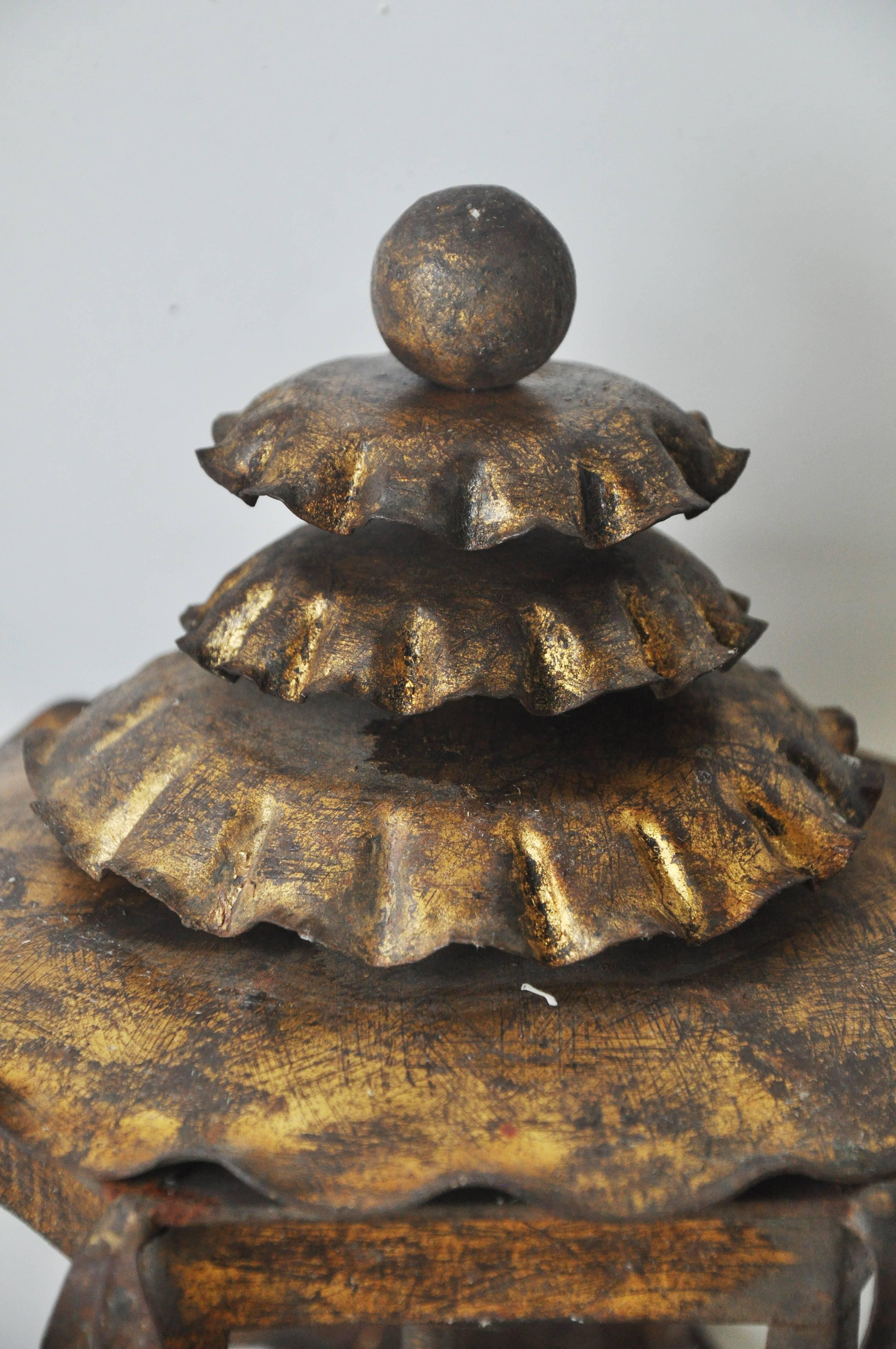 Chinoiserie Pagoda Style Sconce For Sale 1