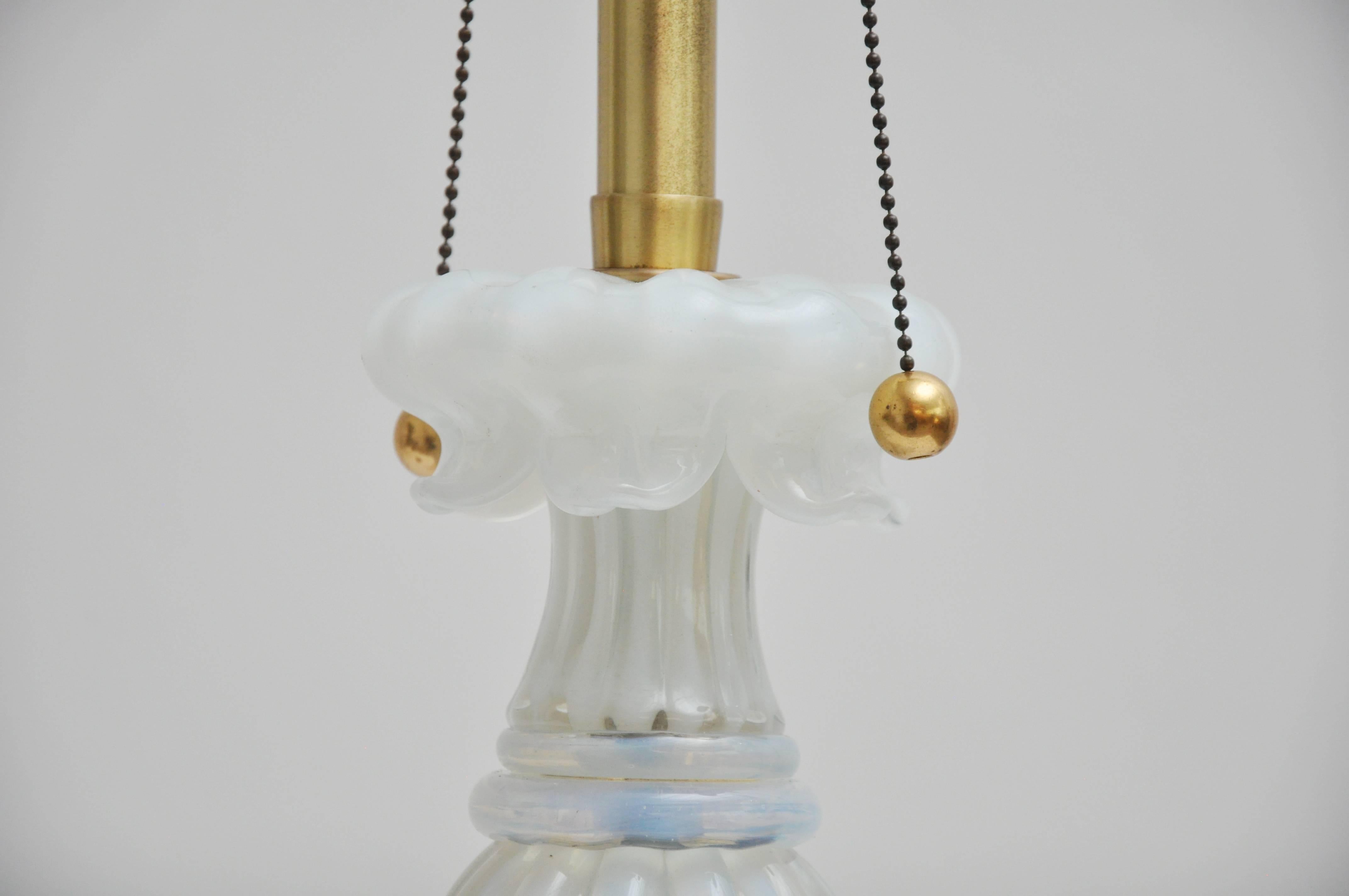 Murano White Glass Lamp (Moderne der Mitte des Jahrhunderts) im Angebot