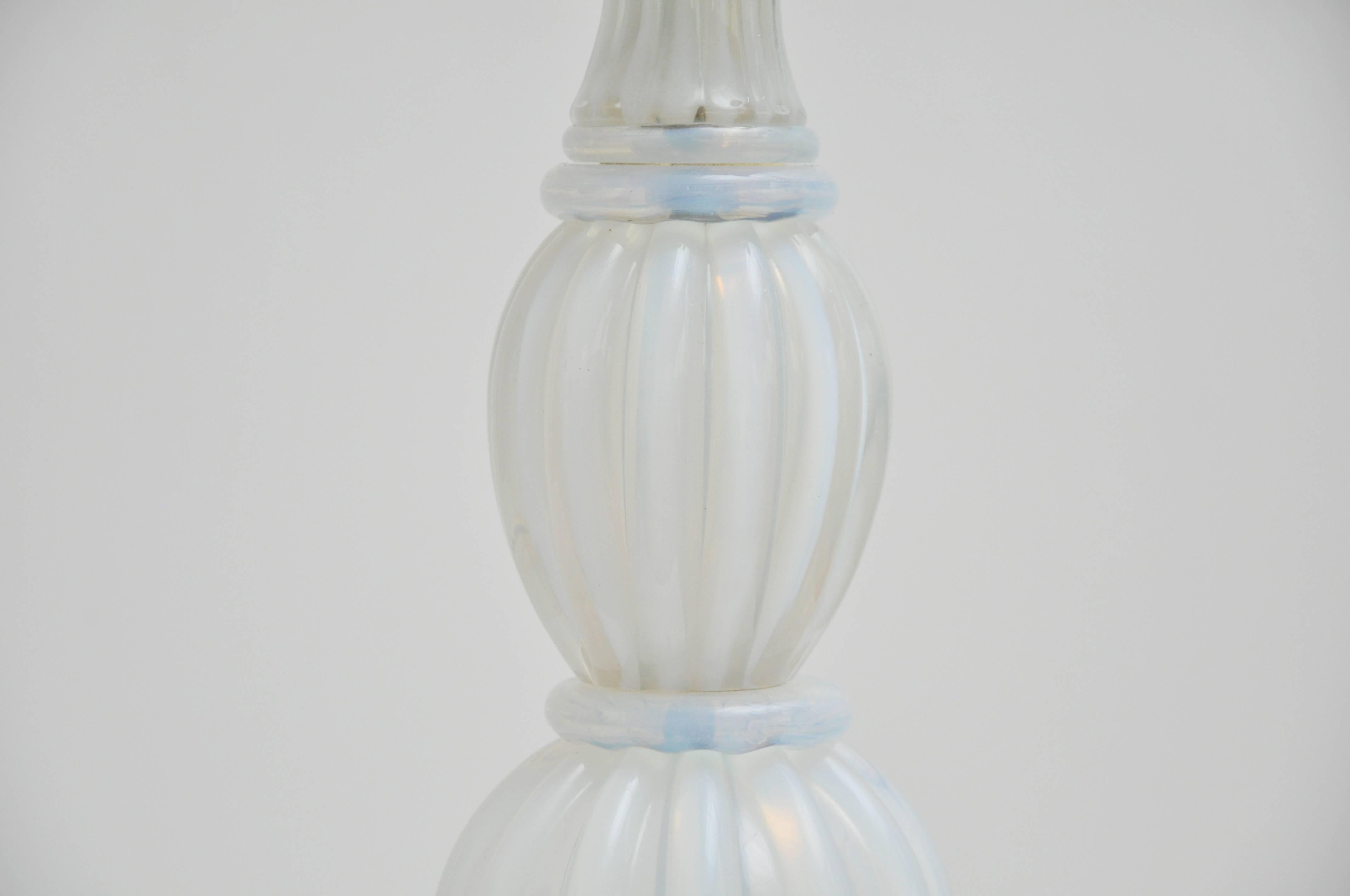 Murano White Glass Lamp In Excellent Condition For Sale In Geneva, IL