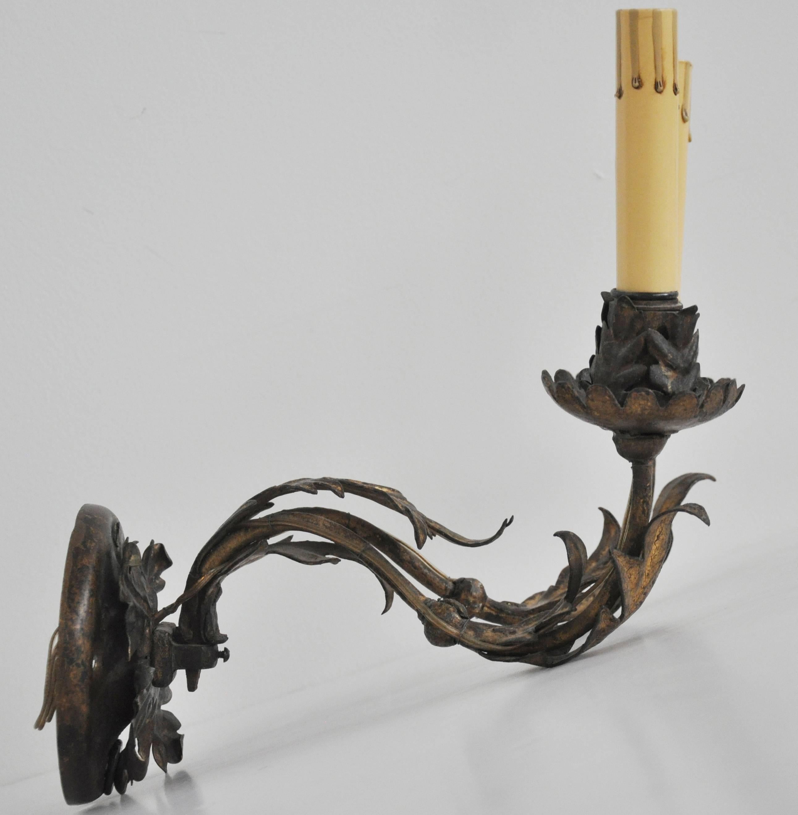 Pair of Italian Sconces In Excellent Condition For Sale In Geneva, IL