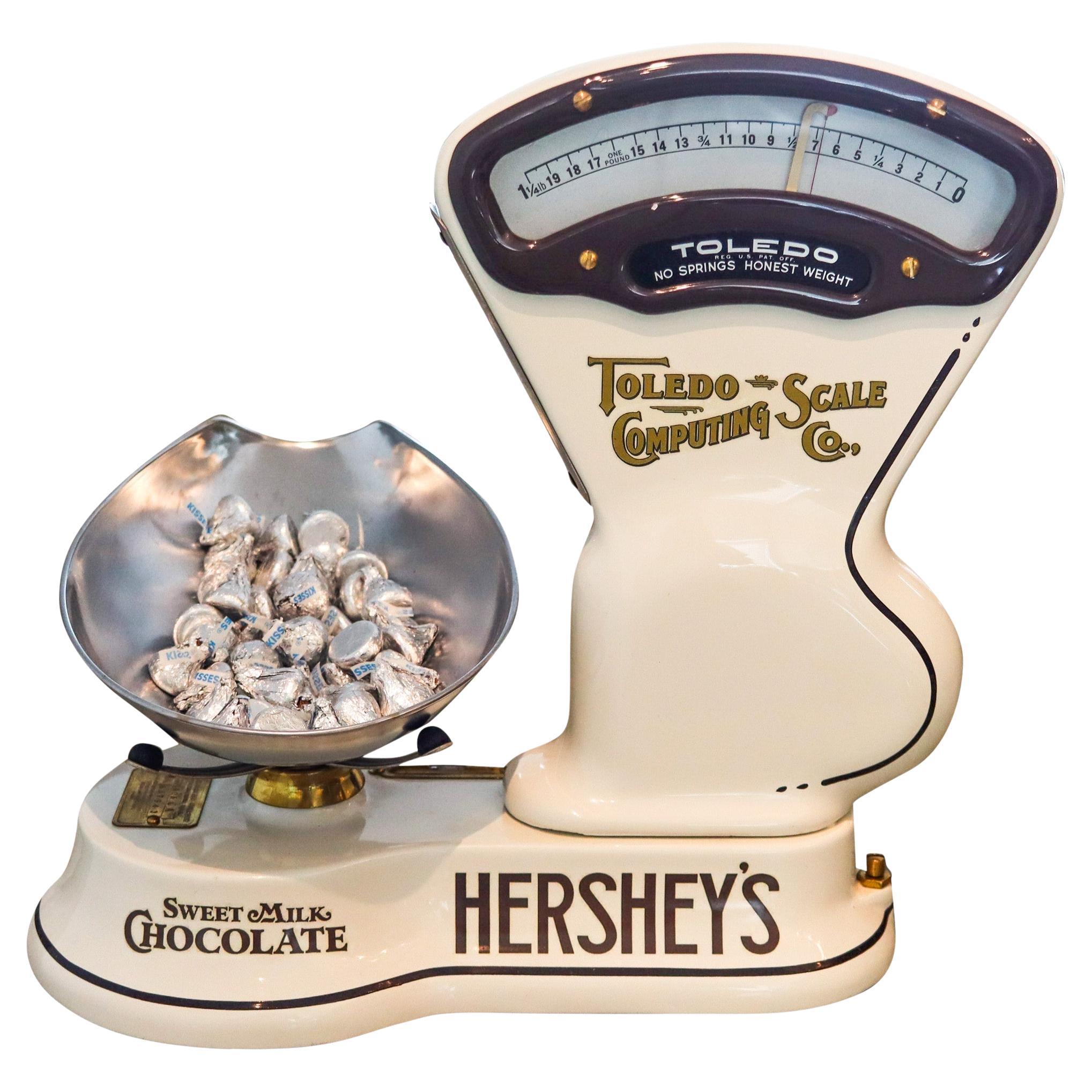 HERSHEY'S 1920 Toledo Chocolate Candy Scale With Hard White Enamel (Balance à chocolat avec émail blanc) en vente